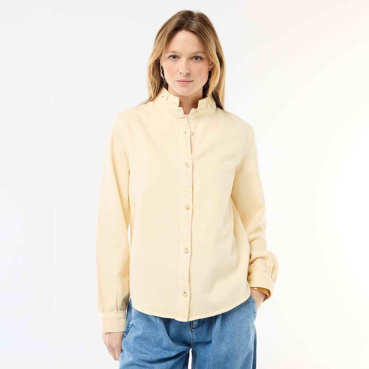 Blusa vaquera con cuello con volantes AMARILLO