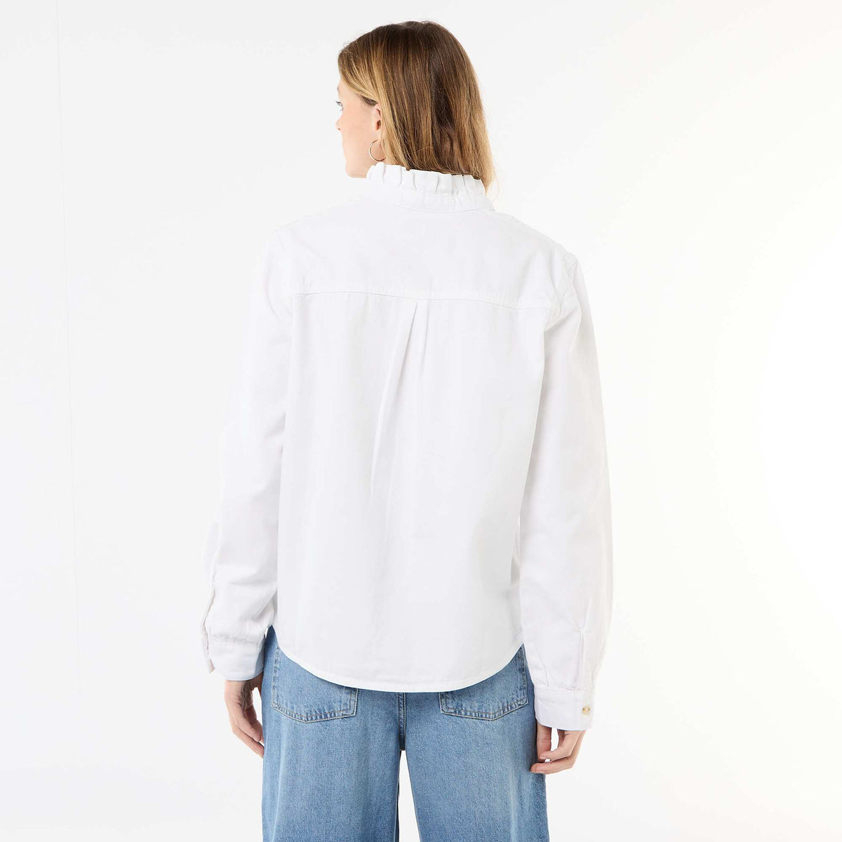 Blusa vaquera con cuello con volantes BLANCO