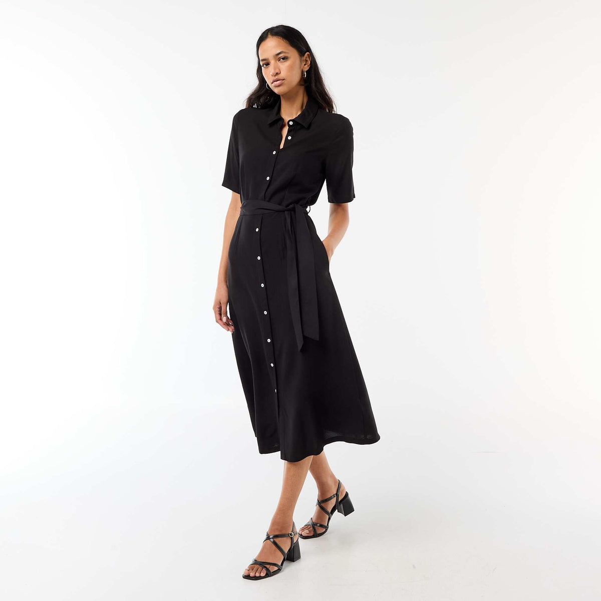 Vestido largo estilo camisa con cinturón para anudar NEGRO