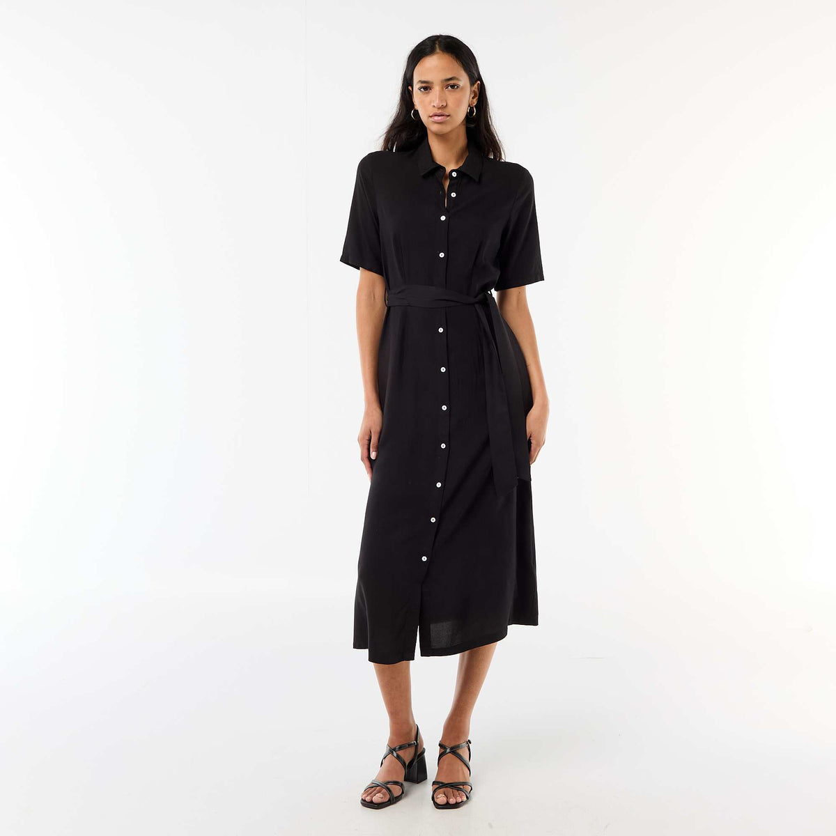 Vestido largo estilo camisa con cinturón para anudar NEGRO