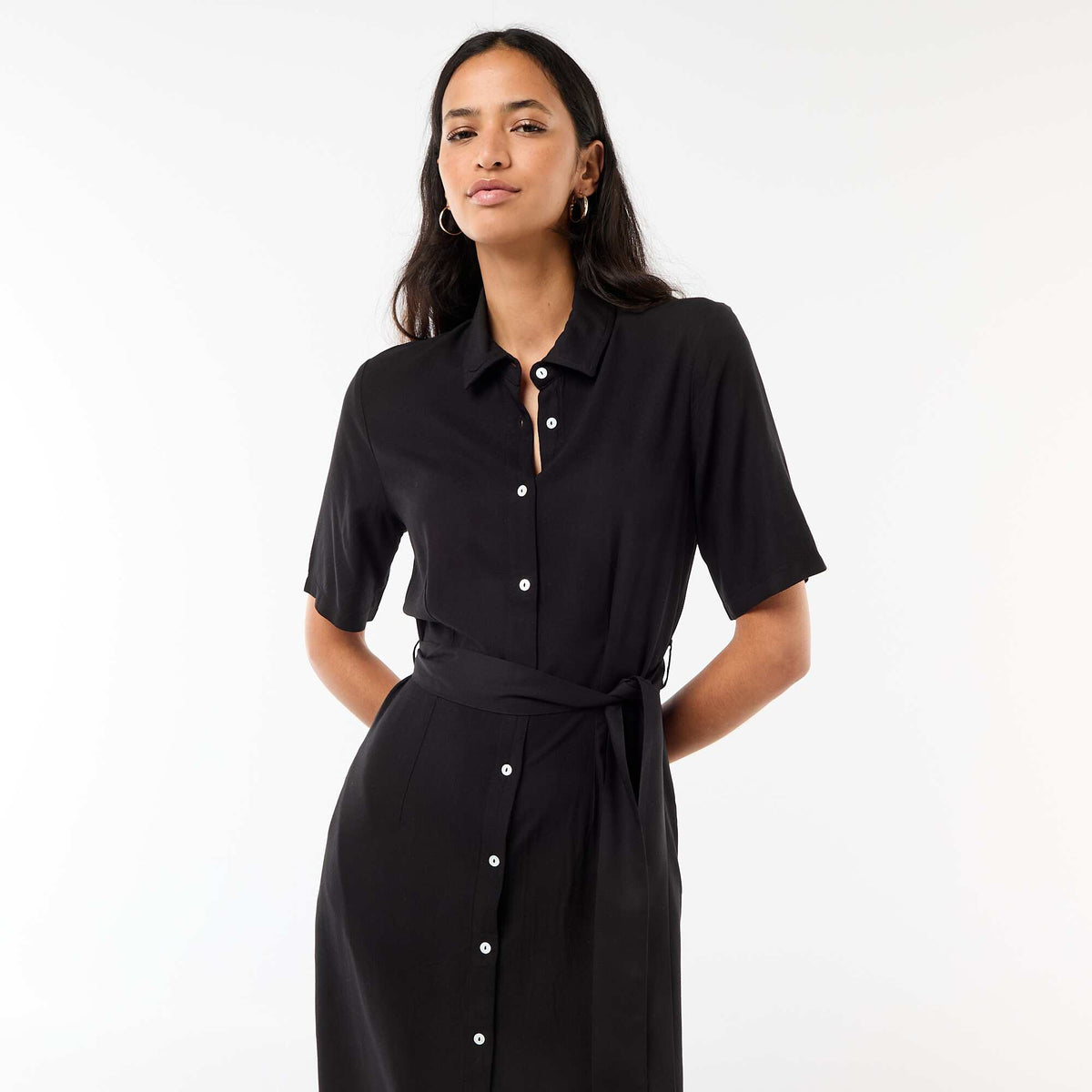 Vestido largo estilo camisa con cinturón para anudar NEGRO