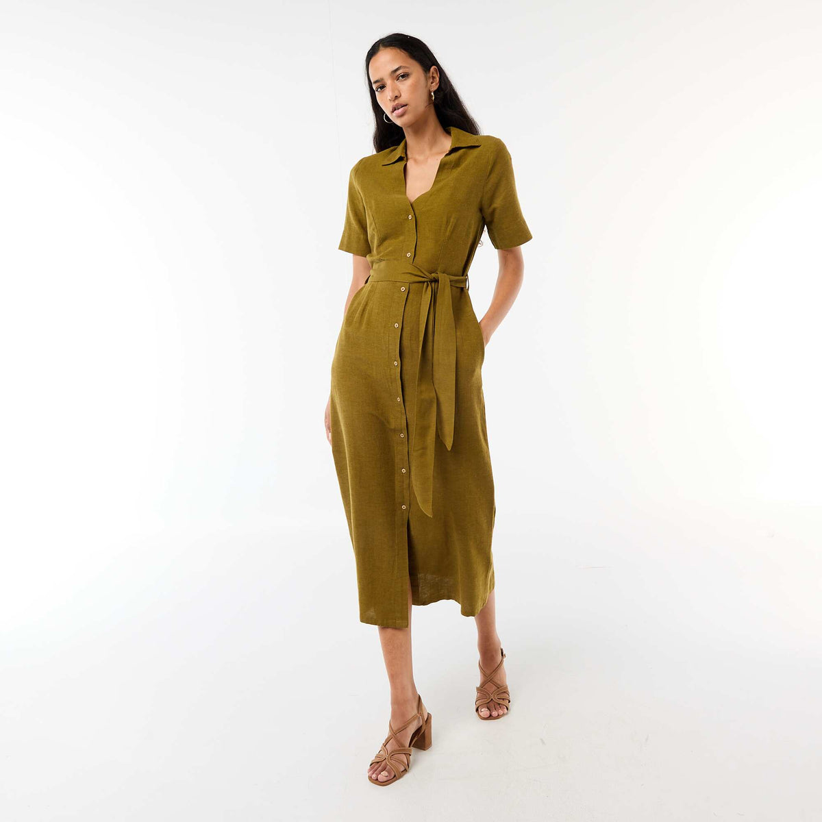 Vestido camisero largo de manga corta en algodón y lino VERDE