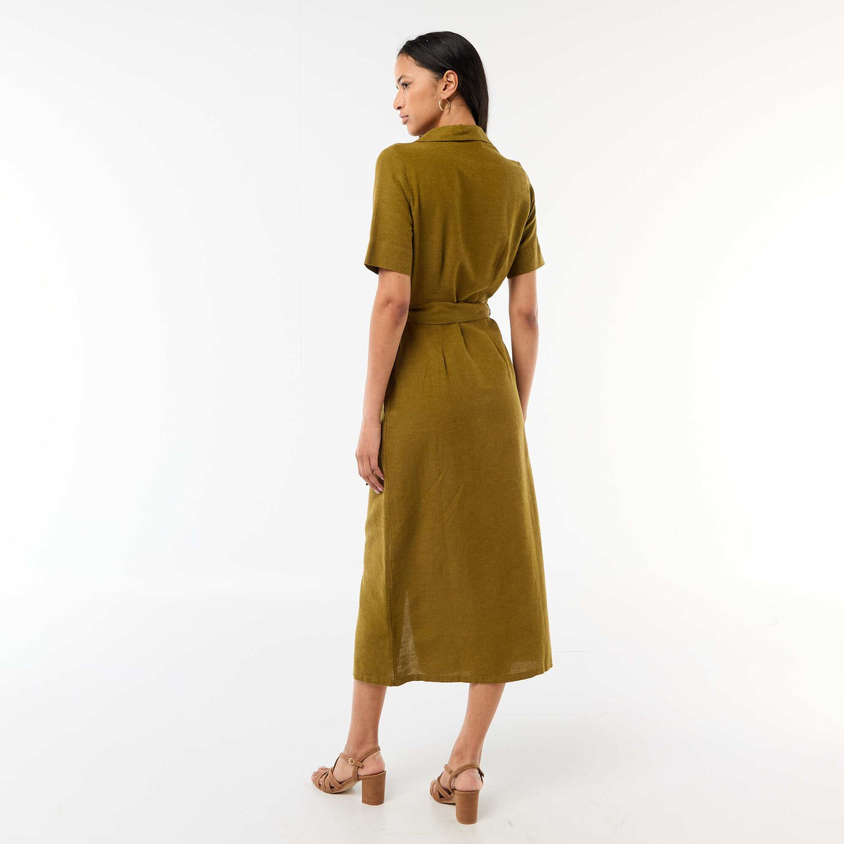 Vestido camisero largo de manga corta en algodón y lino VERDE
