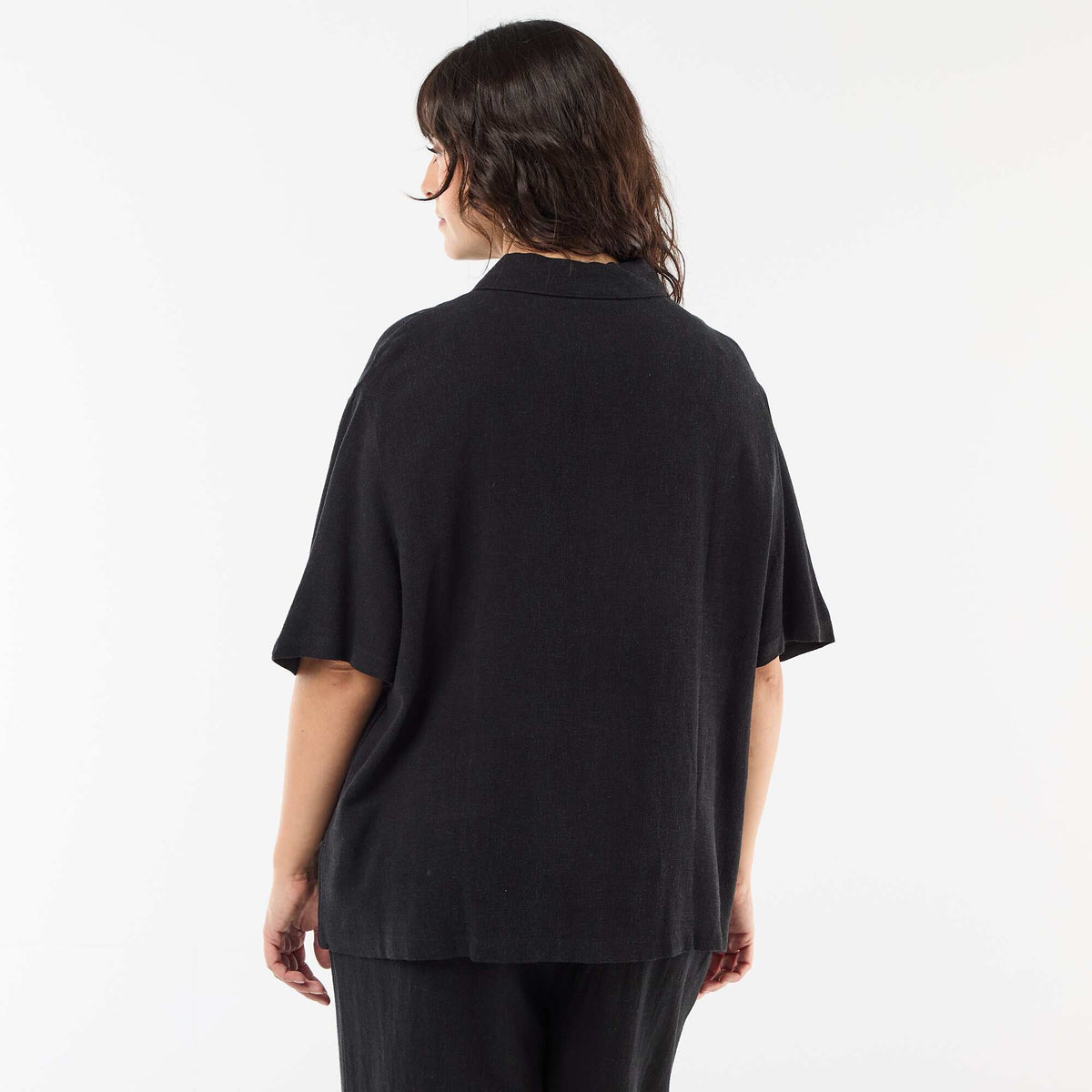 Camisa de manga corta abotonada NEGRO