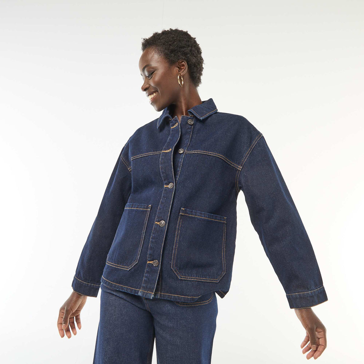 Campera vaquera con bolsillos de parche AZUL