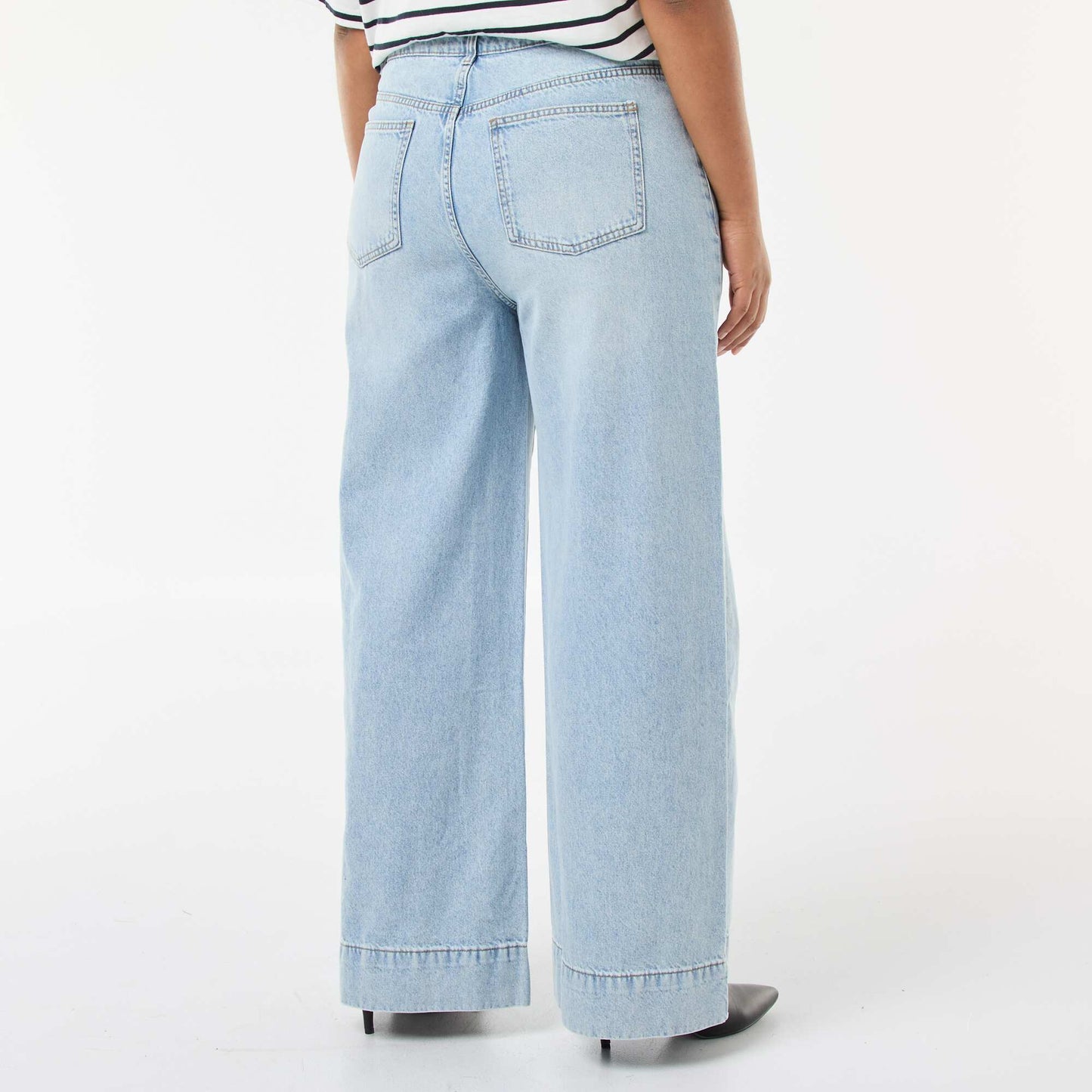 Jean wide leg de talle alto con pinzas delanteras AZUL