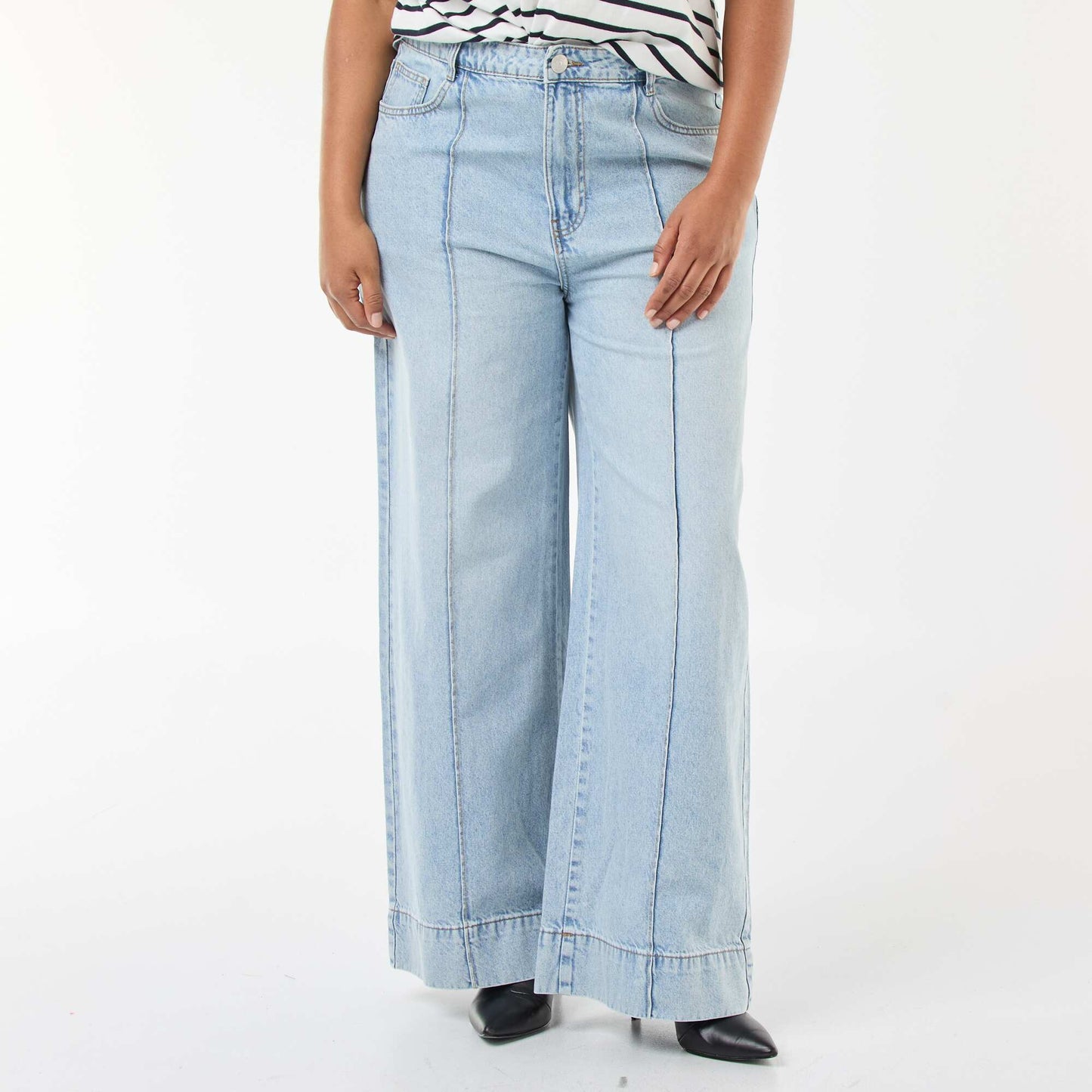 Jean wide leg de talle alto con pinzas delanteras AZUL