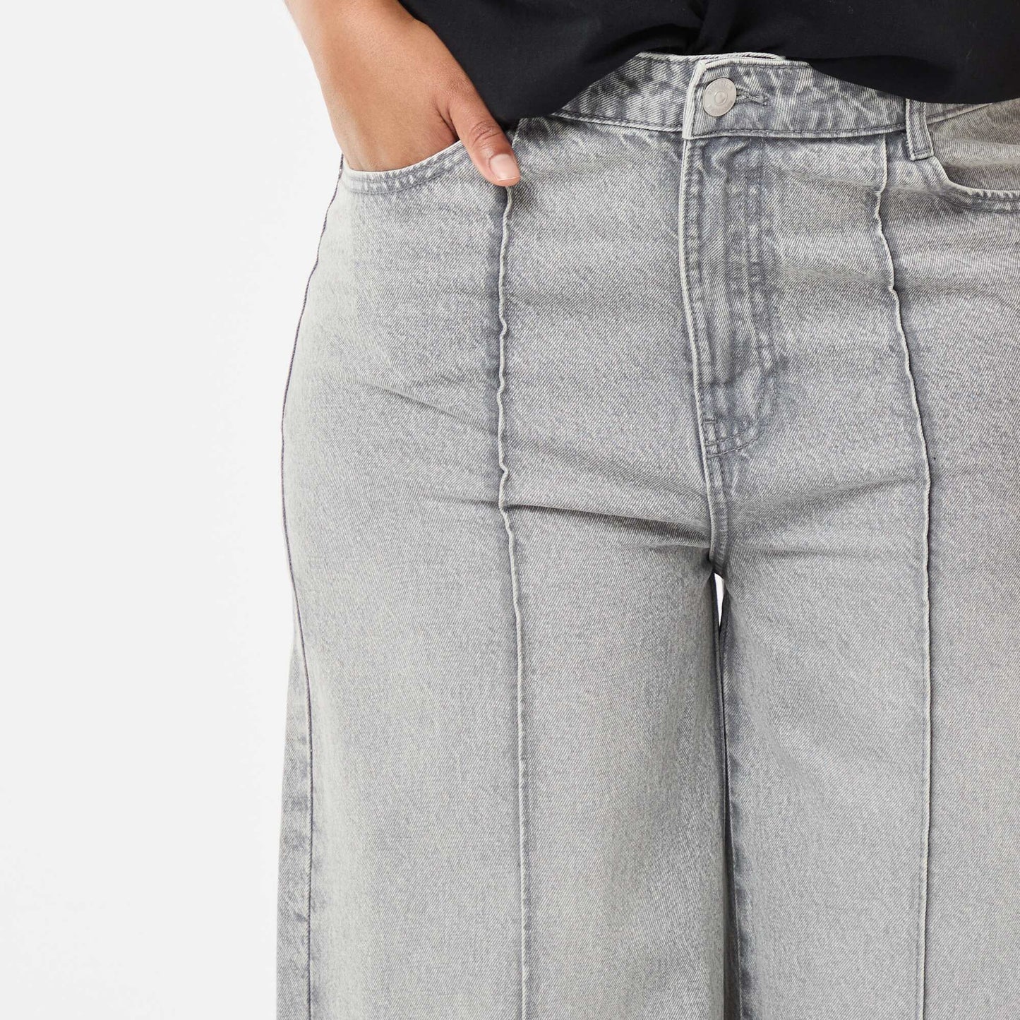 Jean wide leg de talle alto con pinzas delanteras GRIS