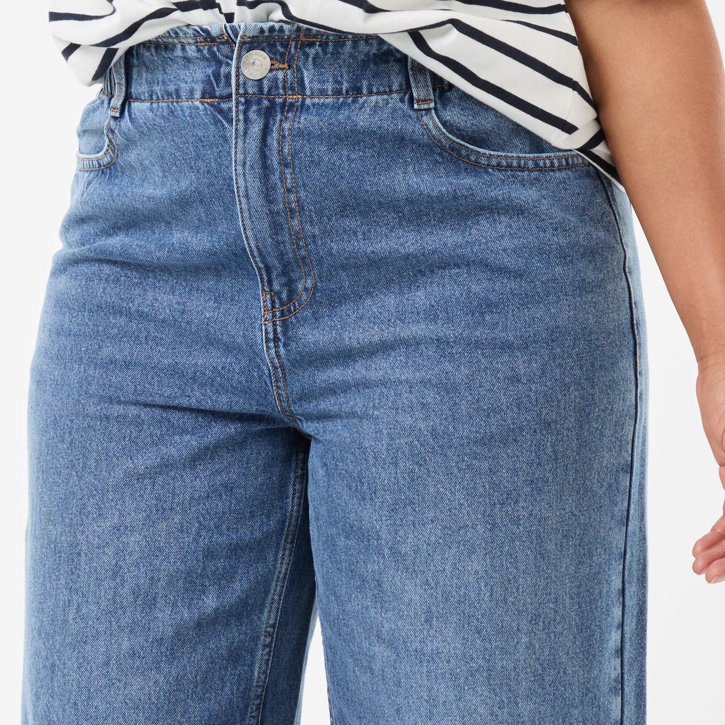 Jean wide leg con bajos deshilachados AZUL