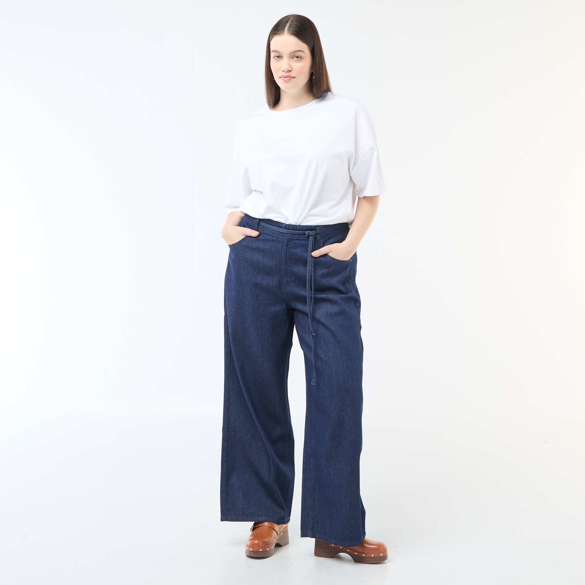Pantalón jean de tiro bajo y corte ancho AZUL