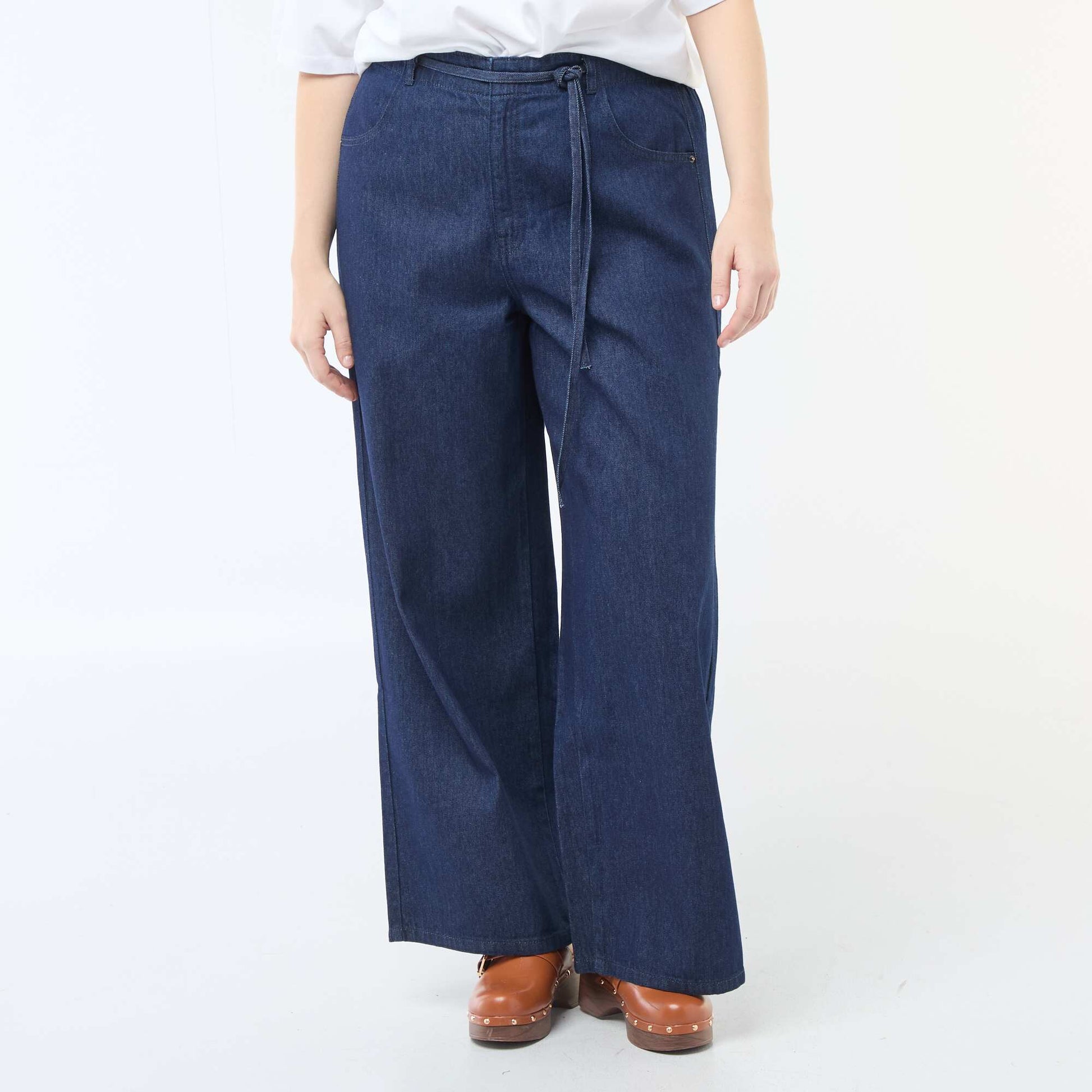 Pantalón jean de tiro bajo y corte ancho AZUL