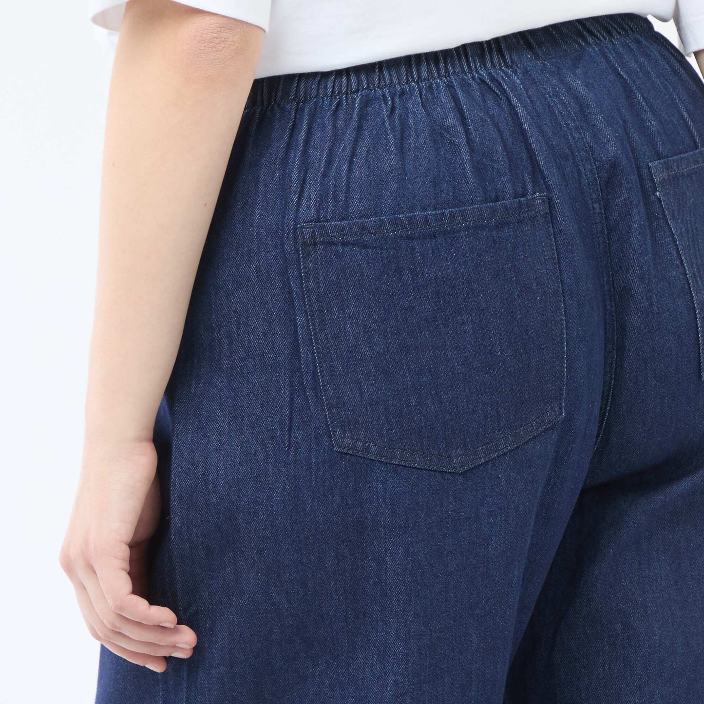 Pantalón jean de tiro bajo y corte ancho AZUL