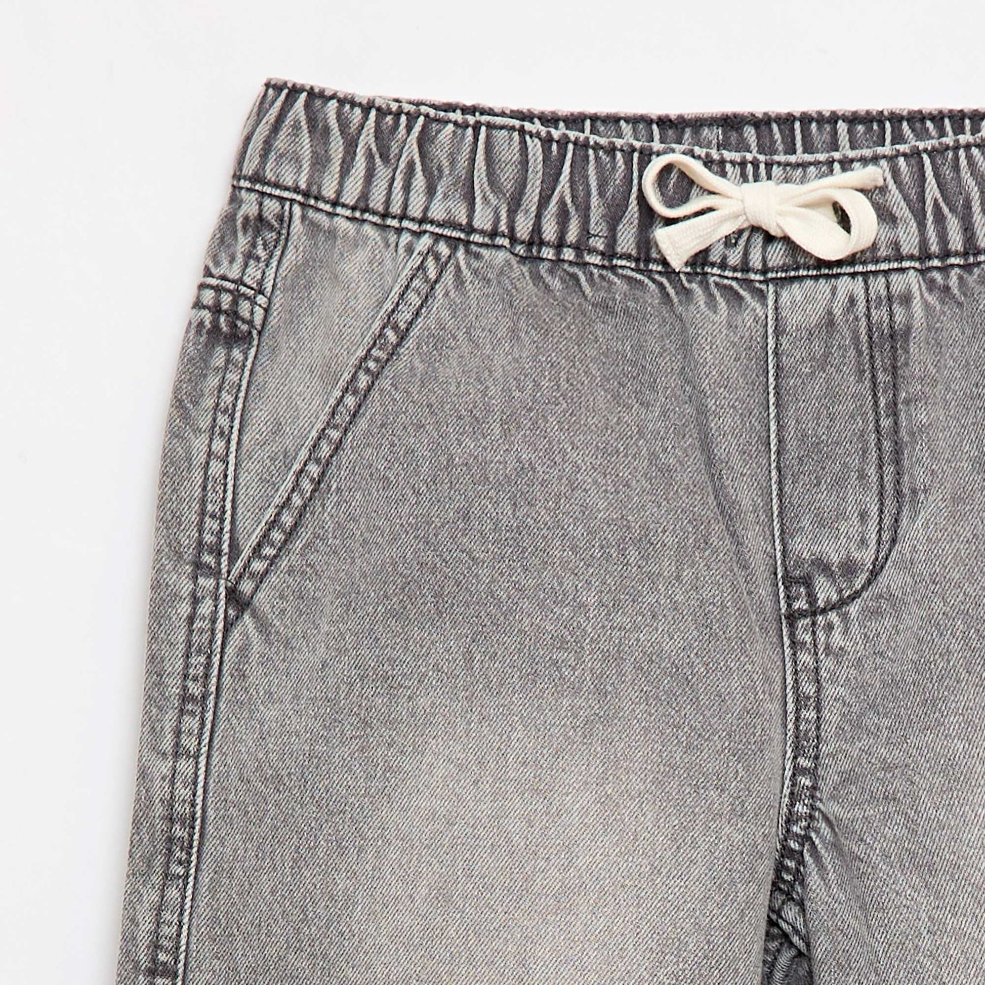Pantalón corto jean elástico GRIS