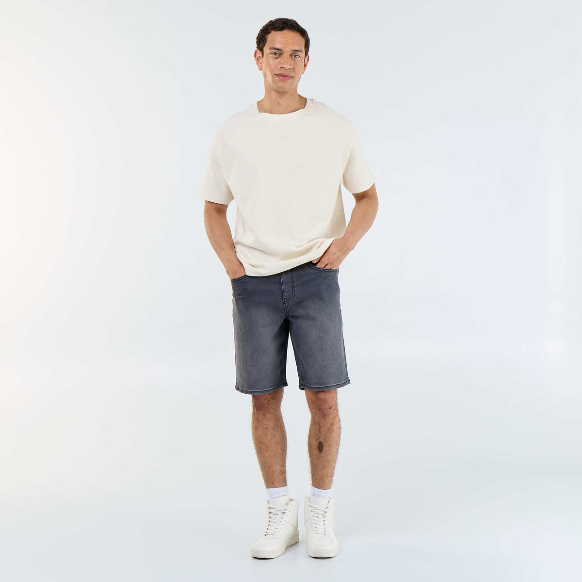 Bermuda vaquera slim fit GRIS