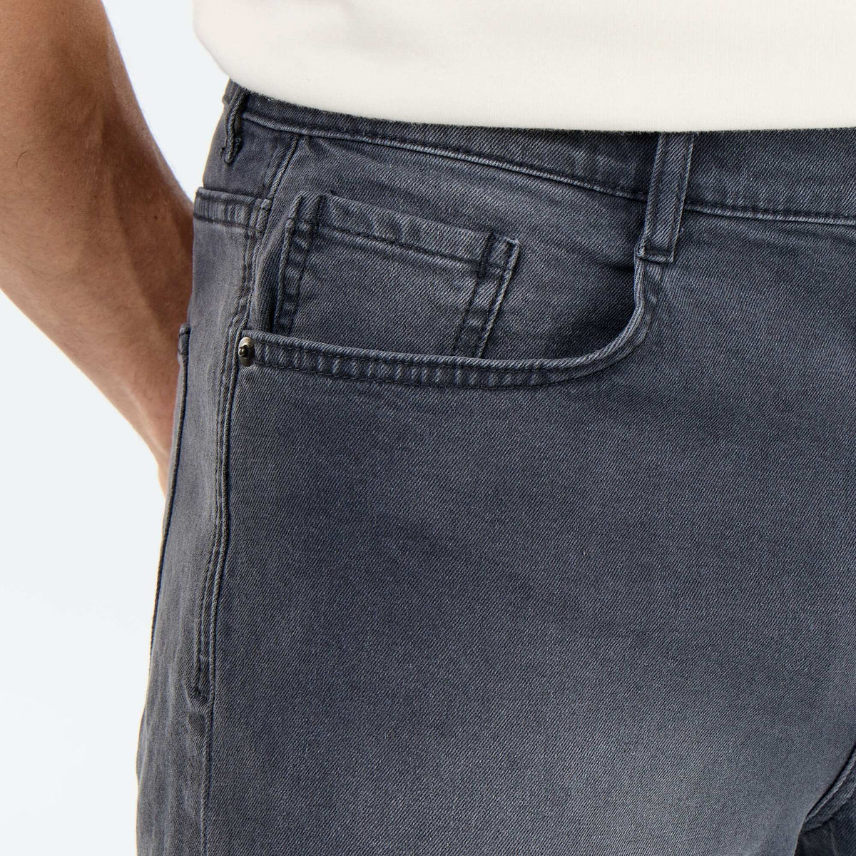 Bermuda vaquera slim fit GRIS