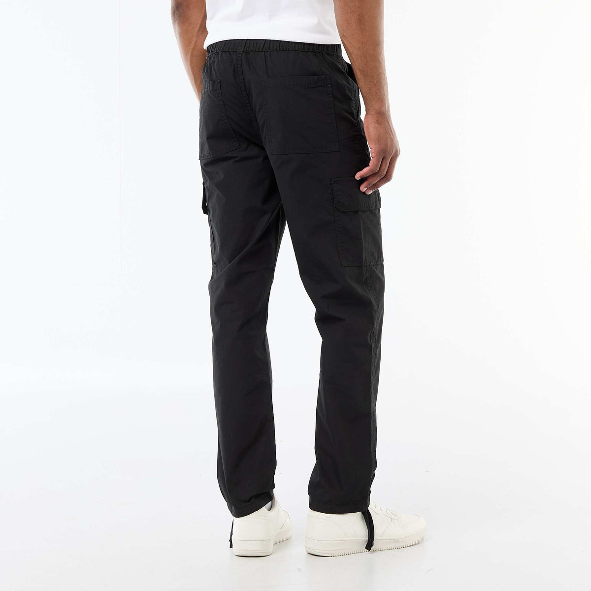 Pantalón multibolsillos regular fit NEGRO
