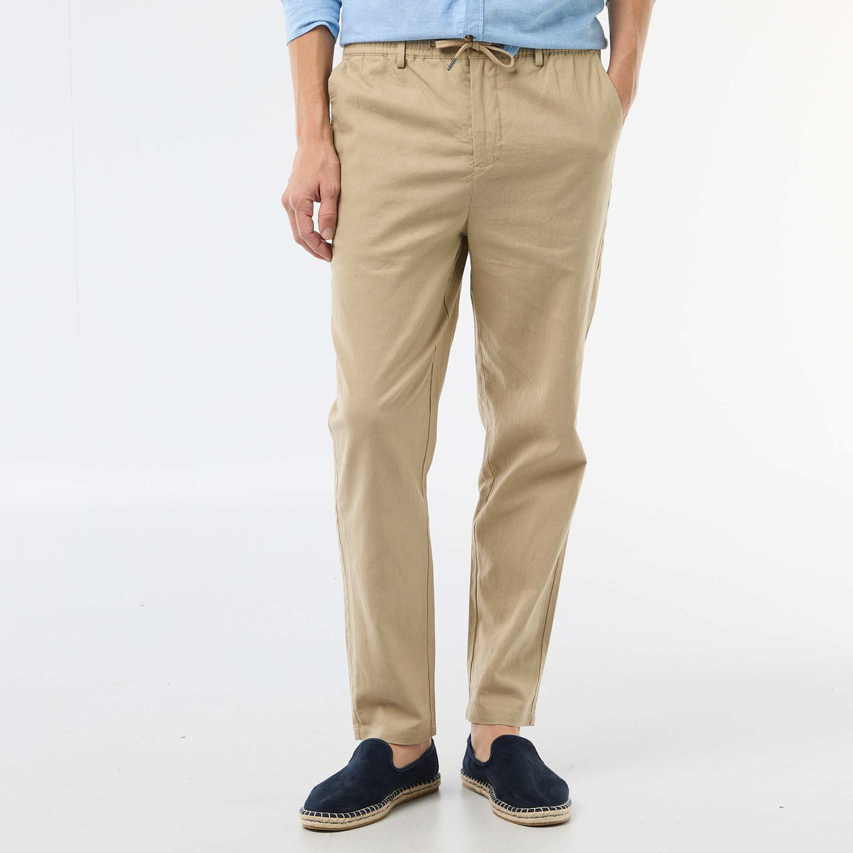 Pantalón chino regular de lino mezclado BEIGE
