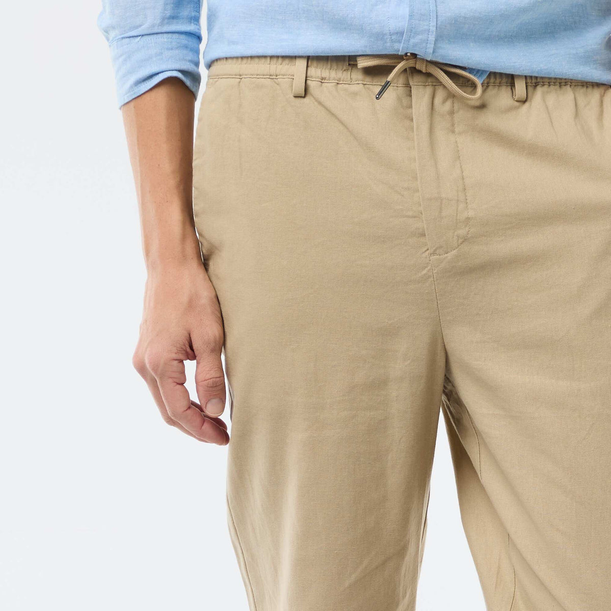 Pantalón chino regular de lino mezclado BEIGE