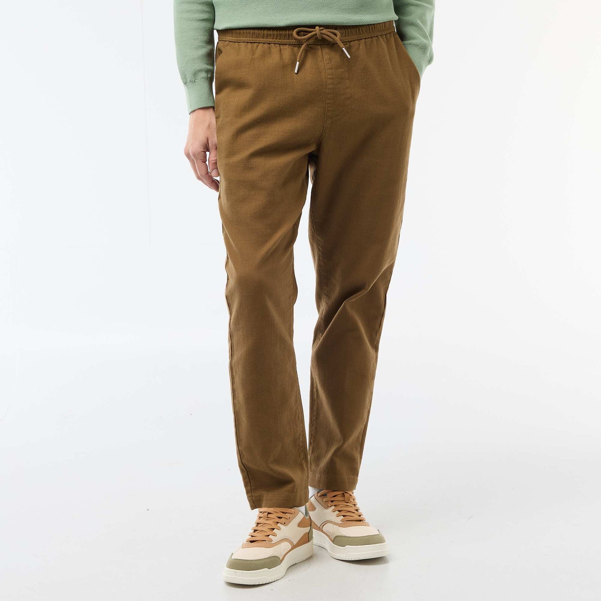 Pantalón recto con cintura elástica MARRON