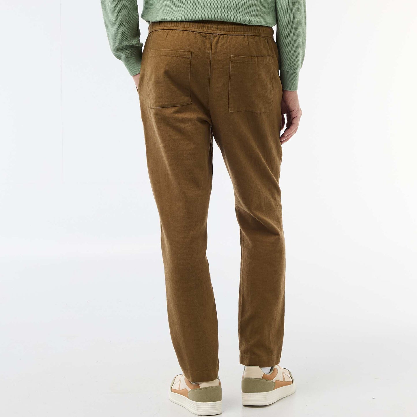 Pantalón recto con cintura elástica MARRON