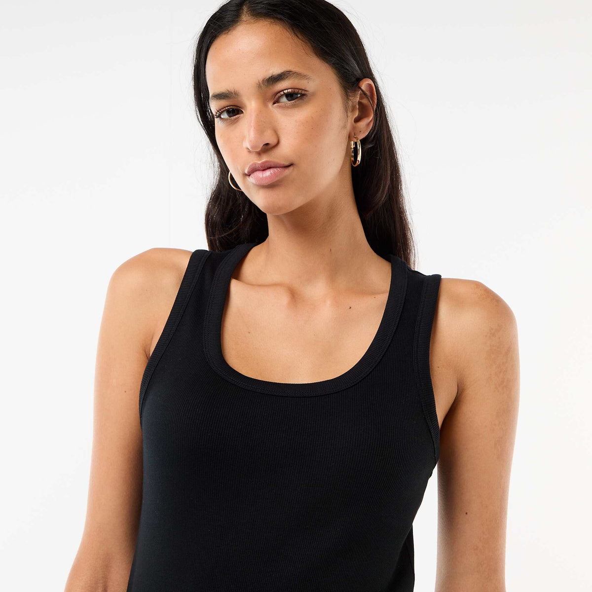 Vestido corto ajustado de tirantes NEGRO