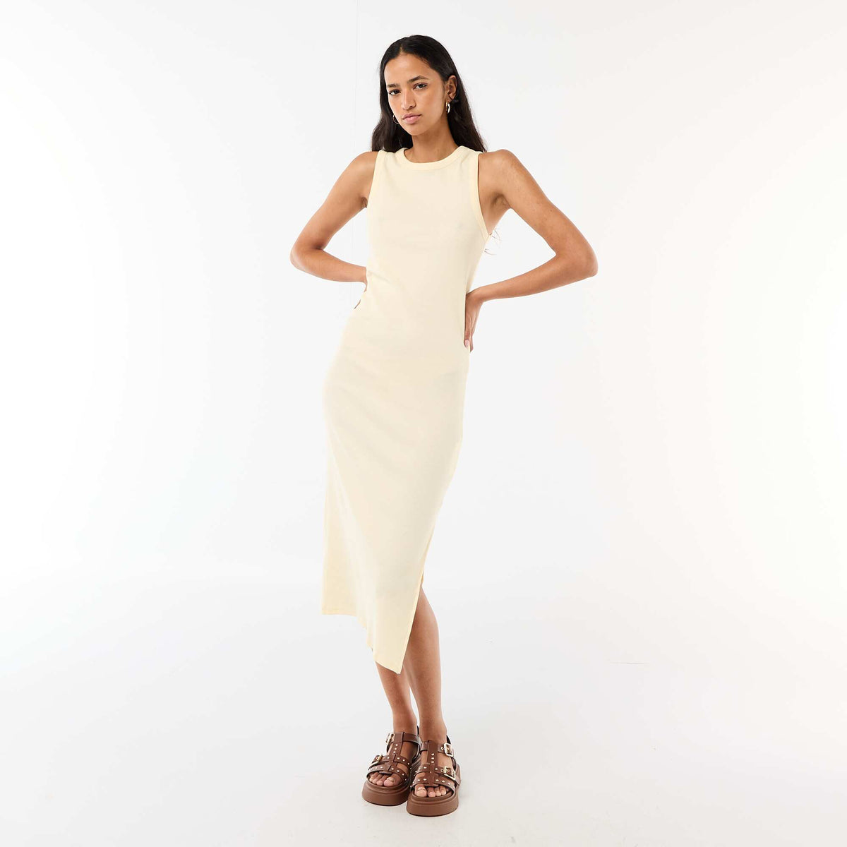 Vestido midi de canalé sin mangas AMARILLO