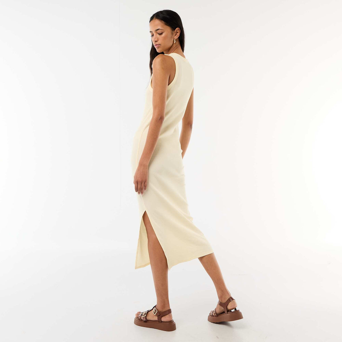 Vestido midi de canalé sin mangas AMARILLO