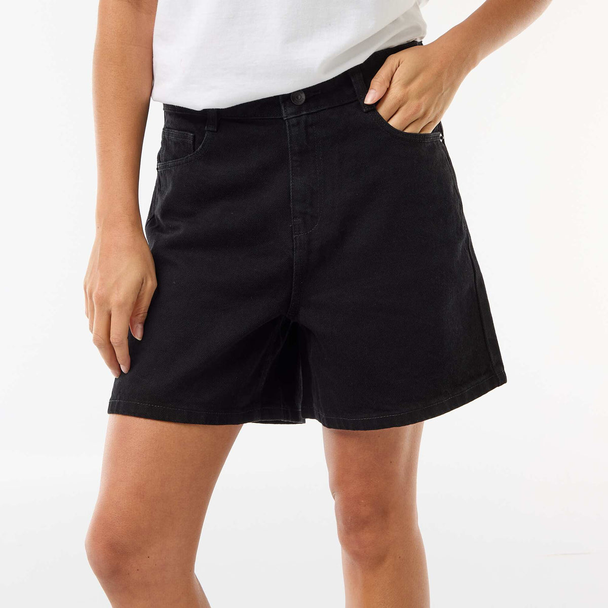 Pantalón corto jean de tiro alto NEGRO