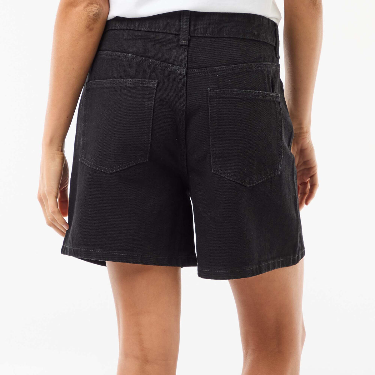 Pantalón corto jean de tiro alto NEGRO