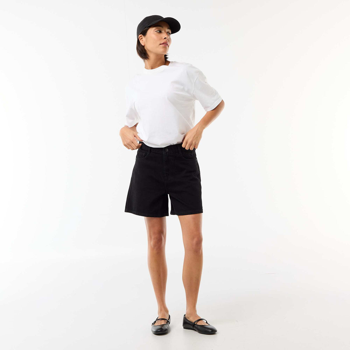 Pantalón corto jean de tiro alto NEGRO