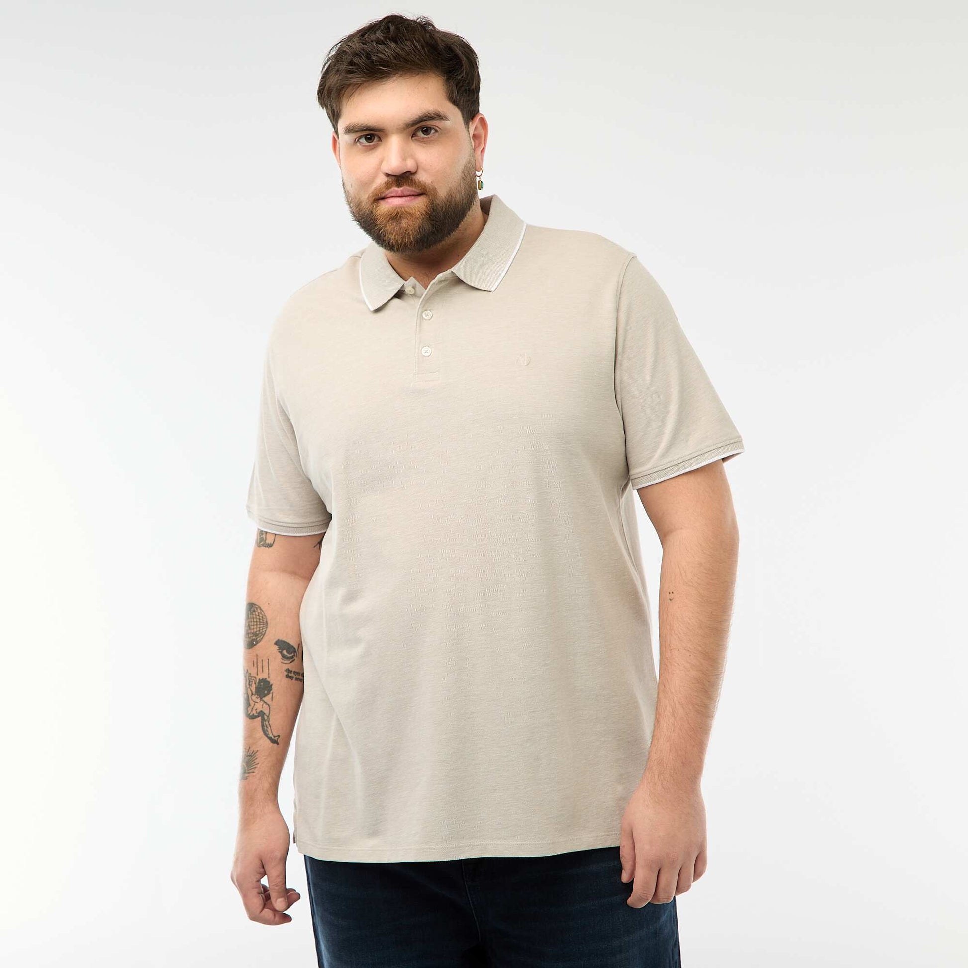Remera corte regular BEIGE