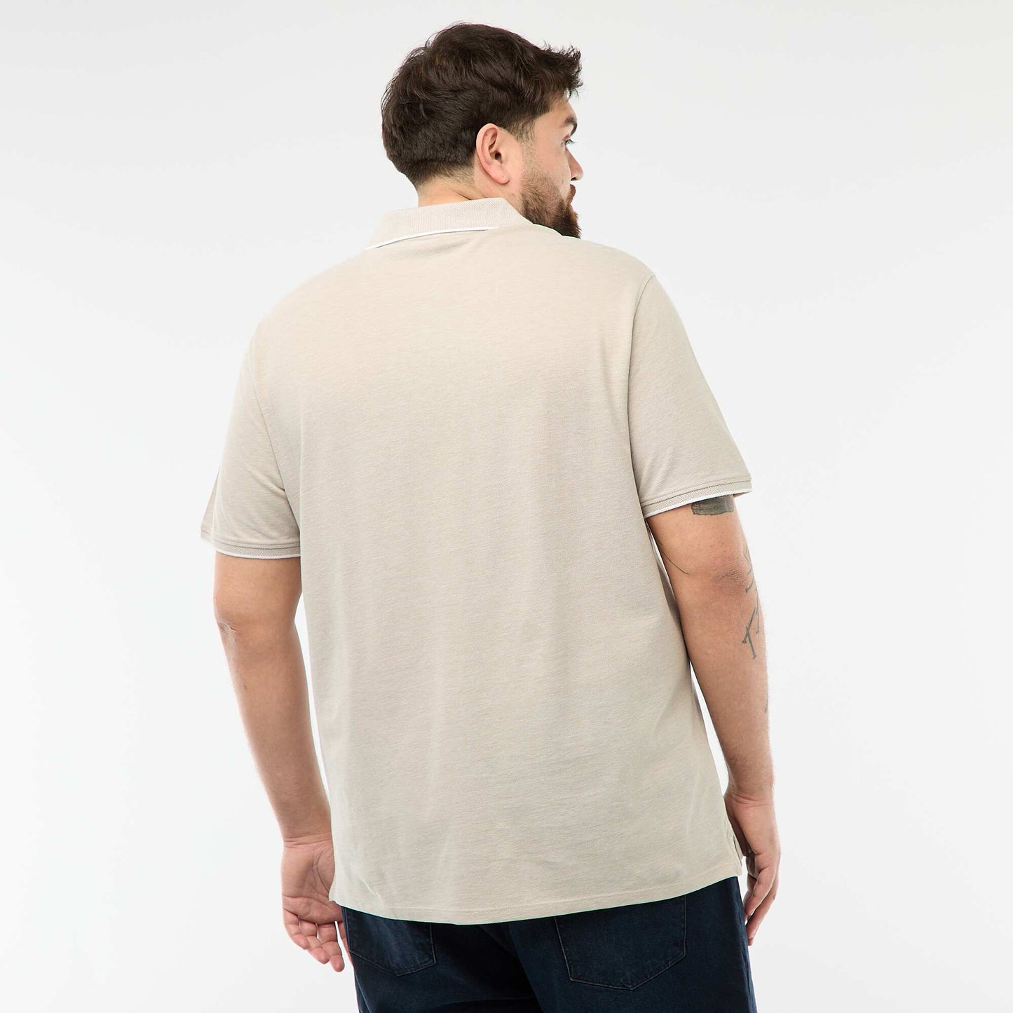 Remera corte regular BEIGE