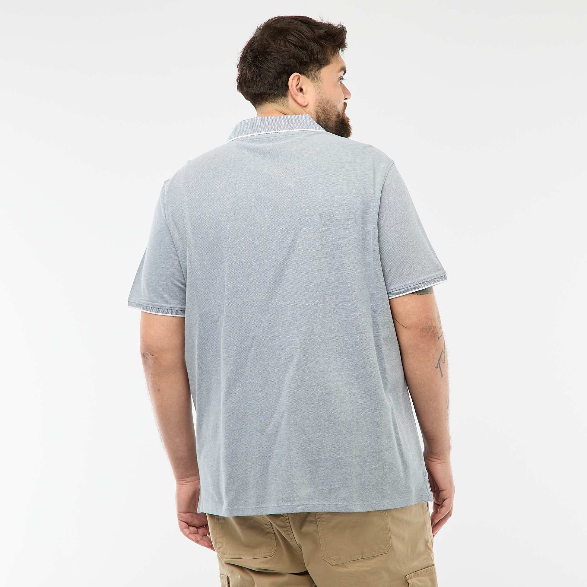 Remera corte regular AZUL