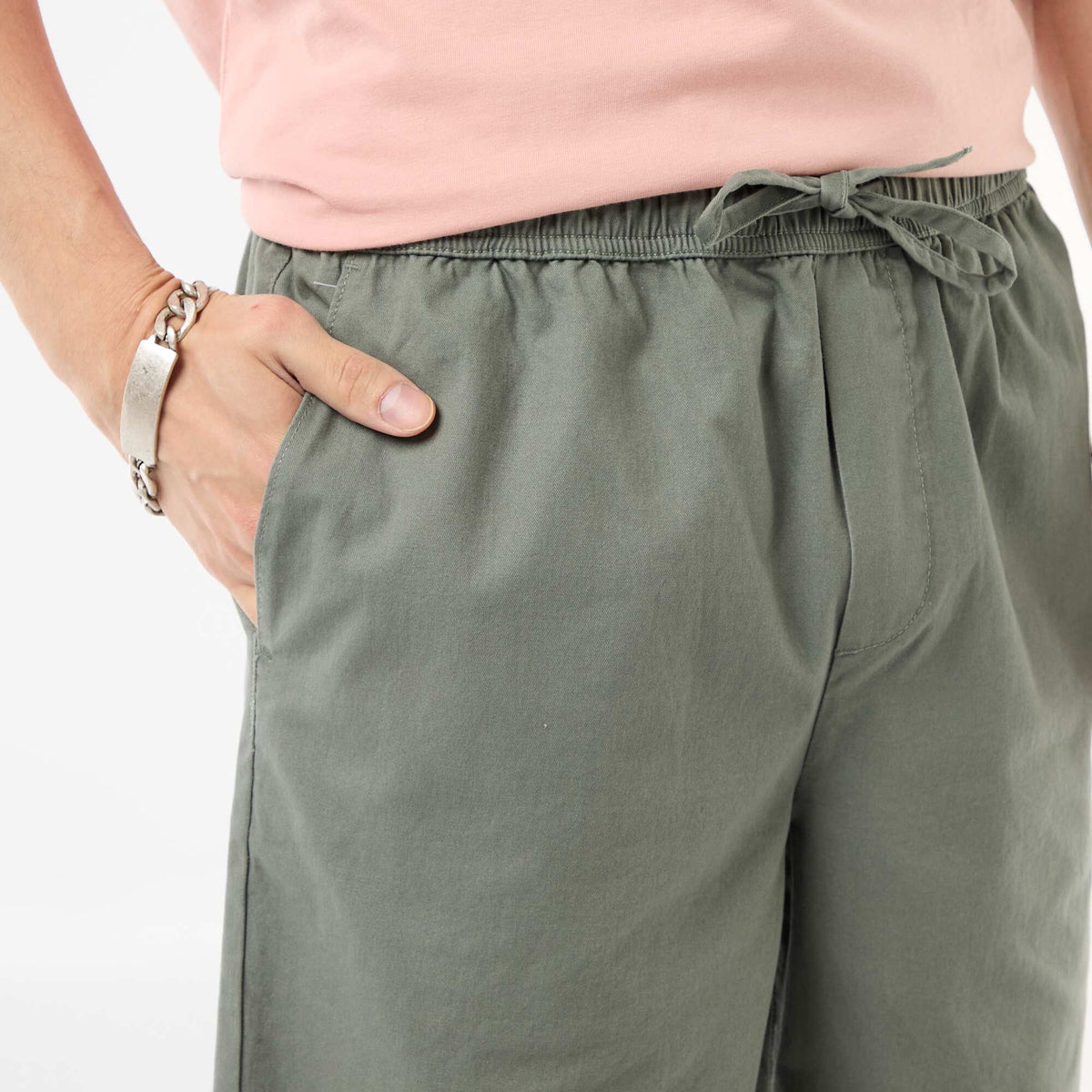Bermuda chino liso VERDE
