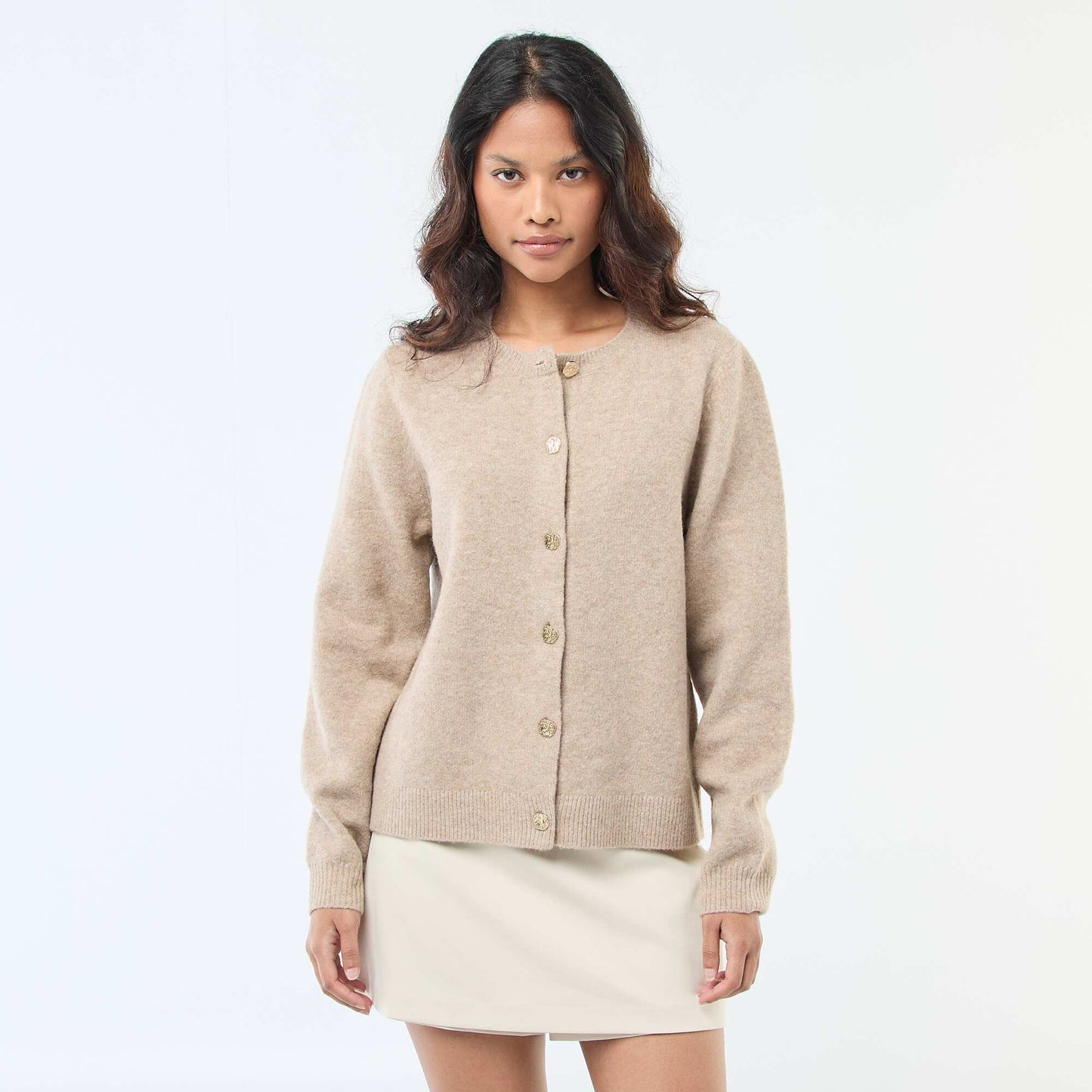 Cárdigan de punto con botones dorados BEIGE