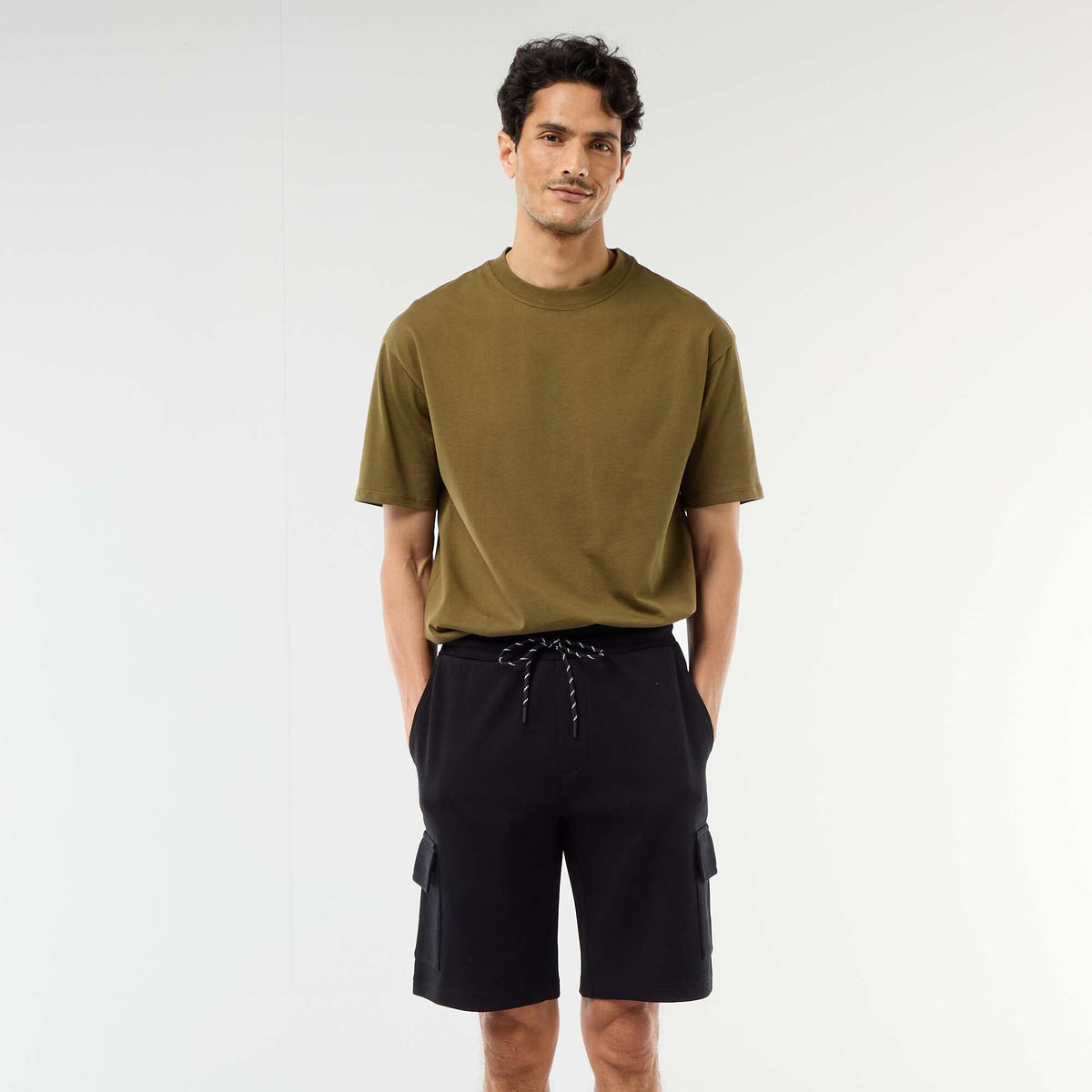Bermuda de piqué de algodón multibolsillos NEGRO