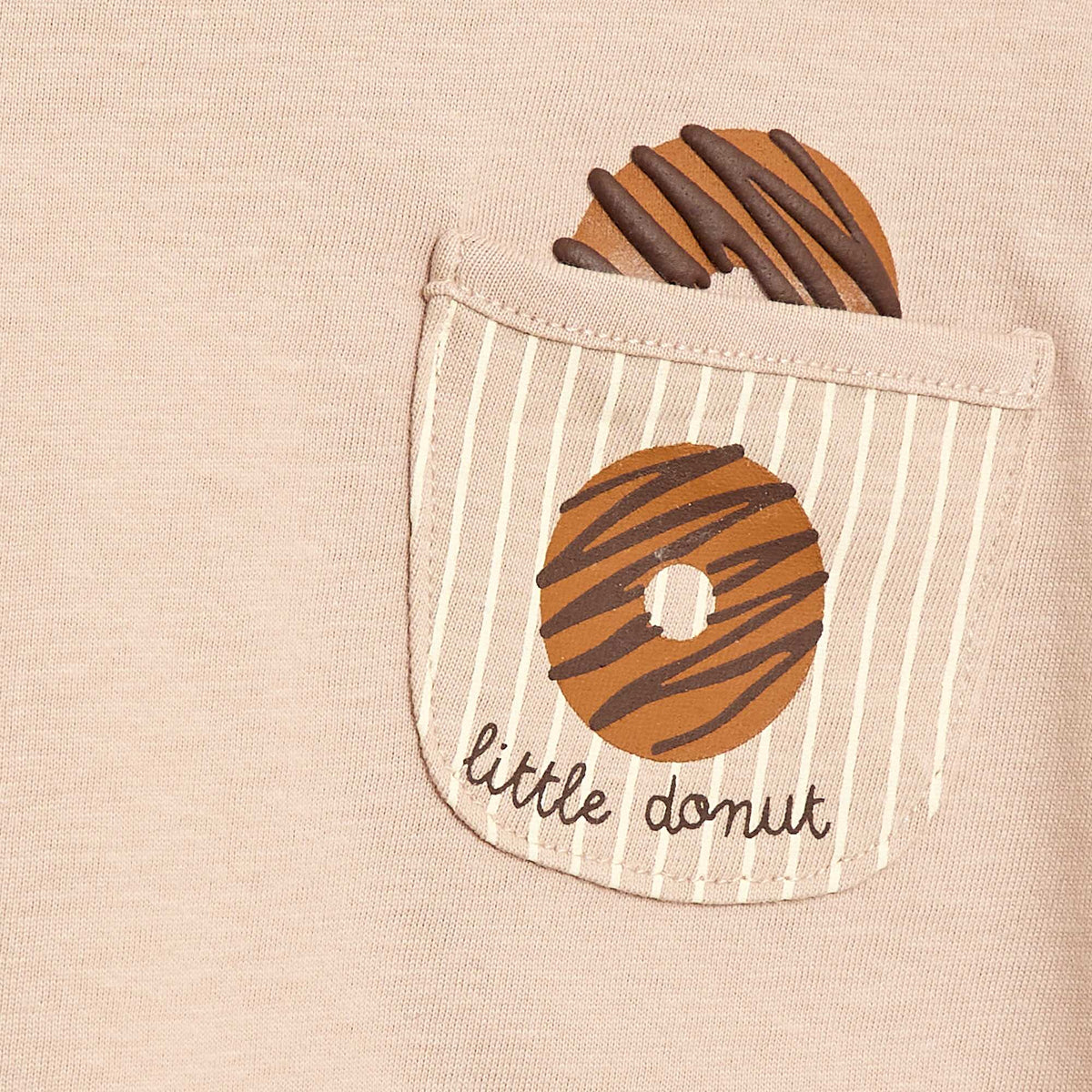 Camiseta de manga corta con bolsillo en el pecho estampado BEIGE
