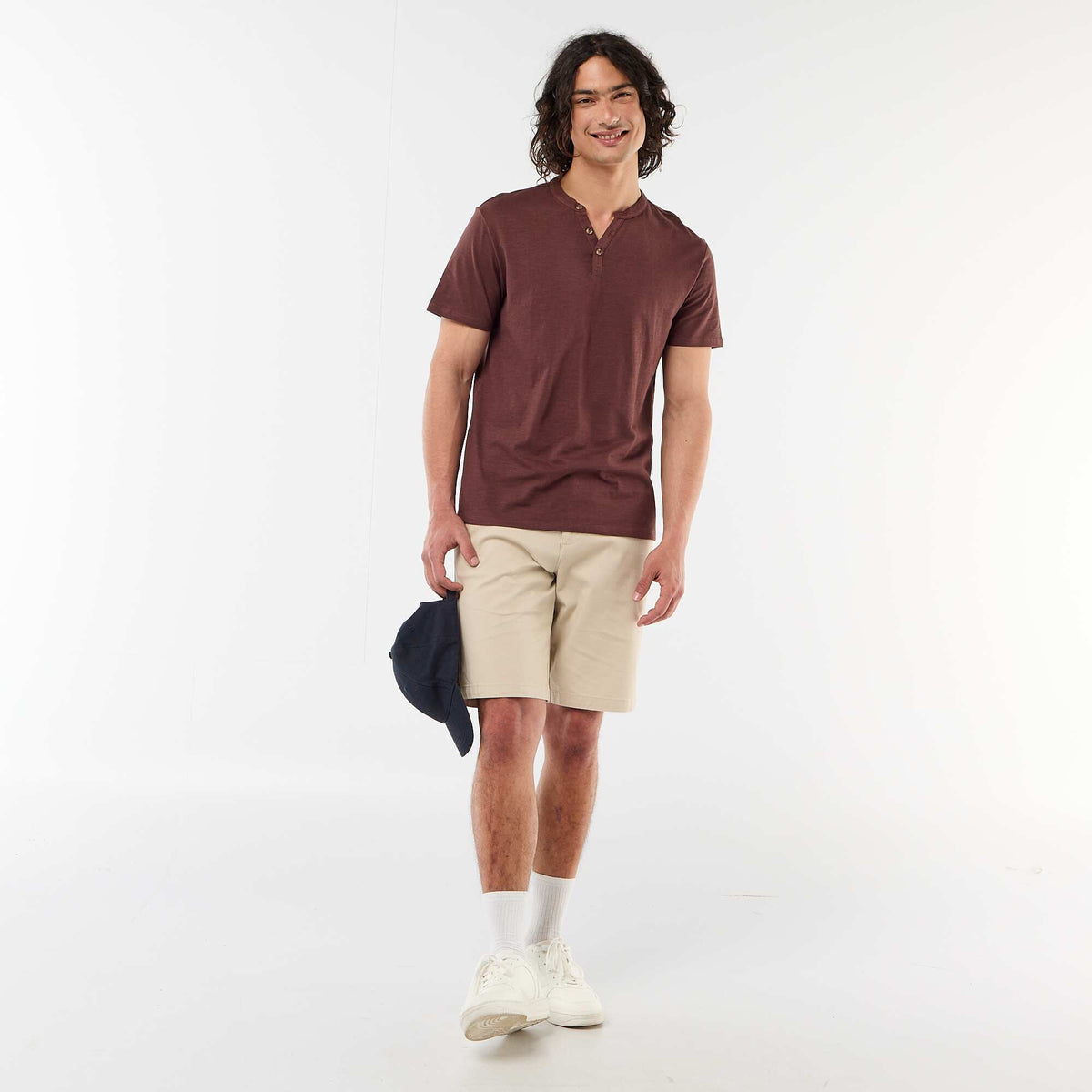 Camiseta de manga corta con cuello tunecino MARRON