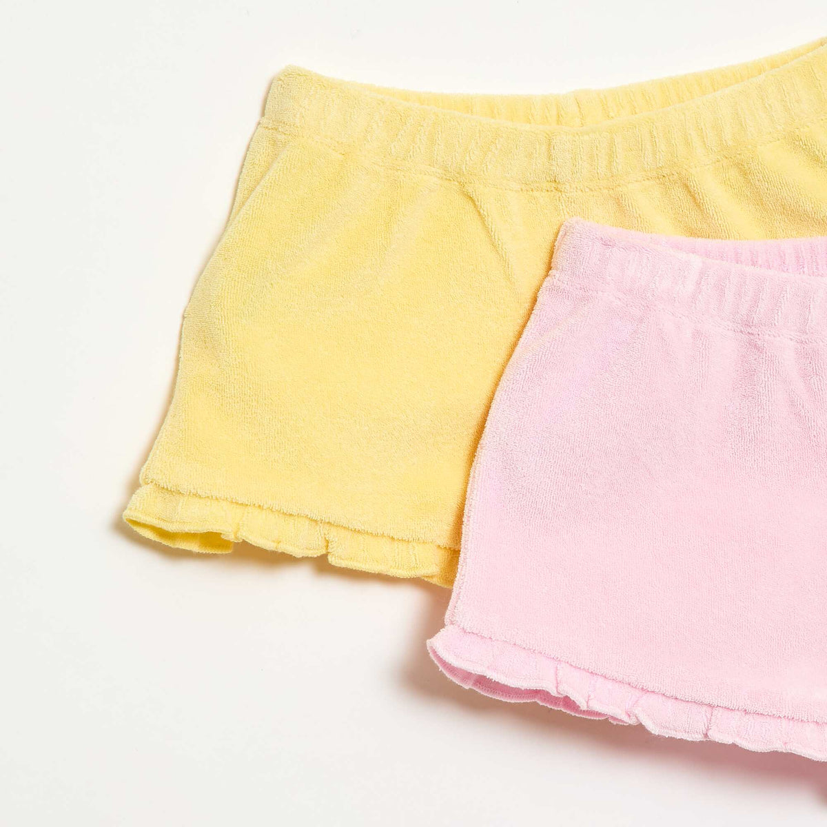 Pack de 2 pantalones cortos lisos de rizo con volantes AMARILLO