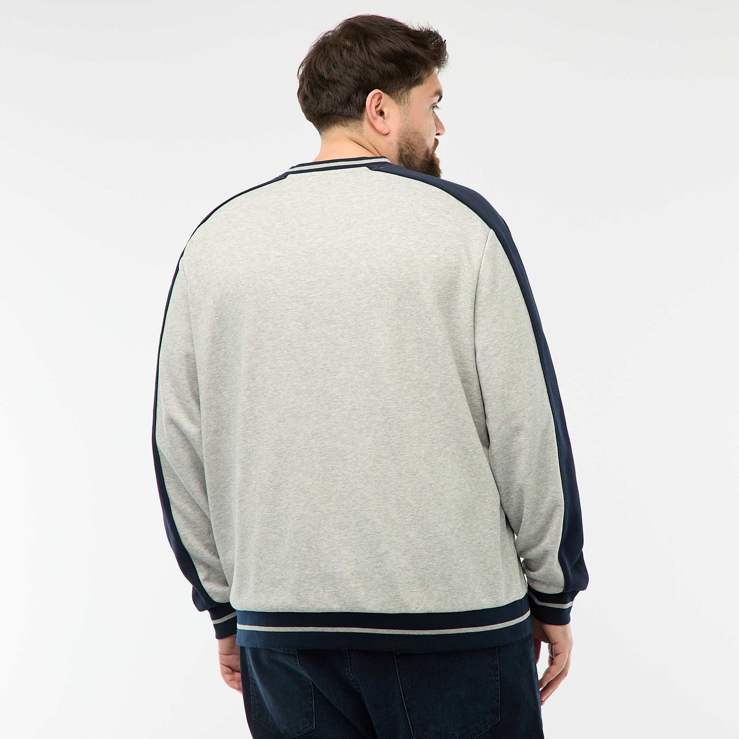 Buzo cuello en V en felpa GRIS