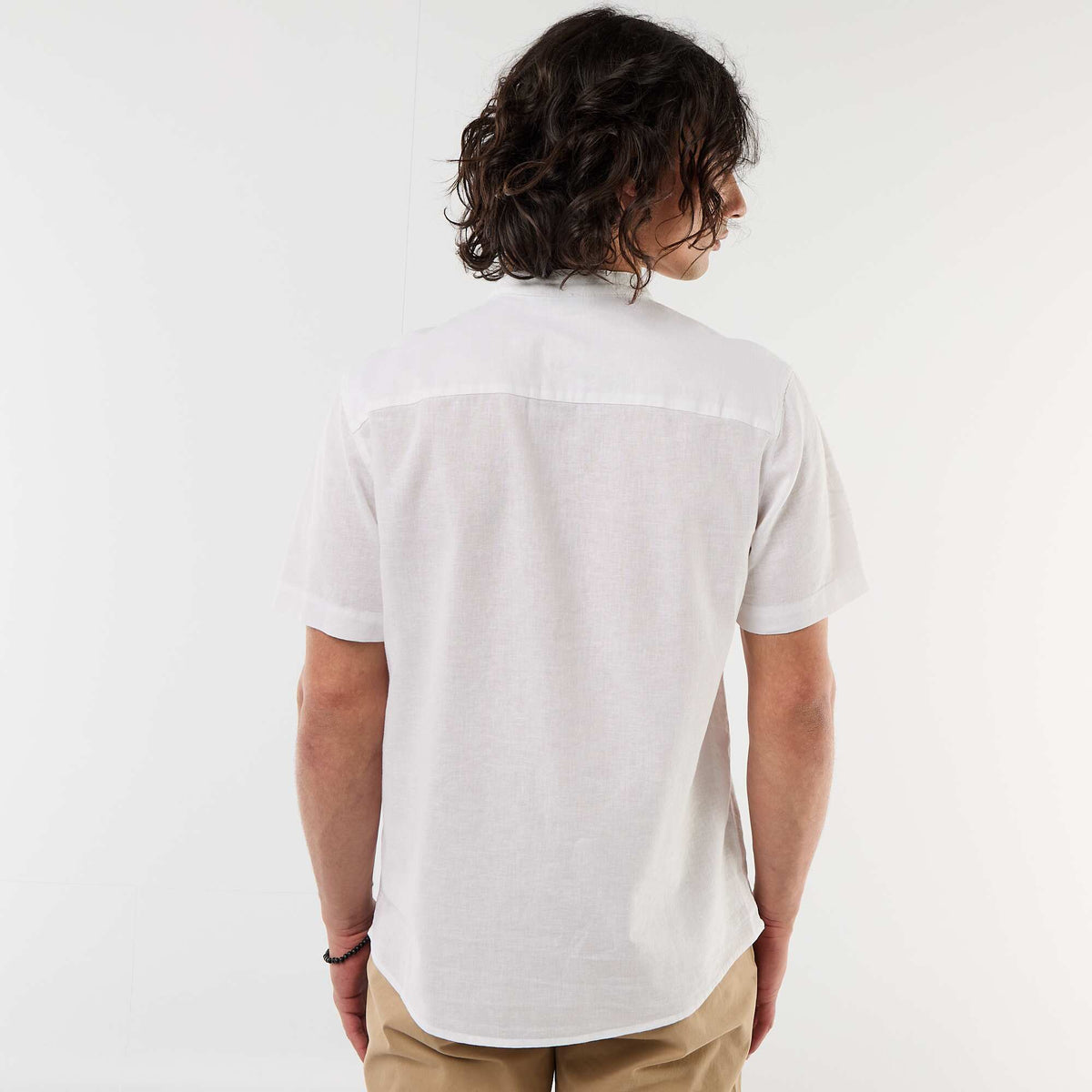 Camisa lisa de manga corta y cuello mao en mezcla de lino BLANCO