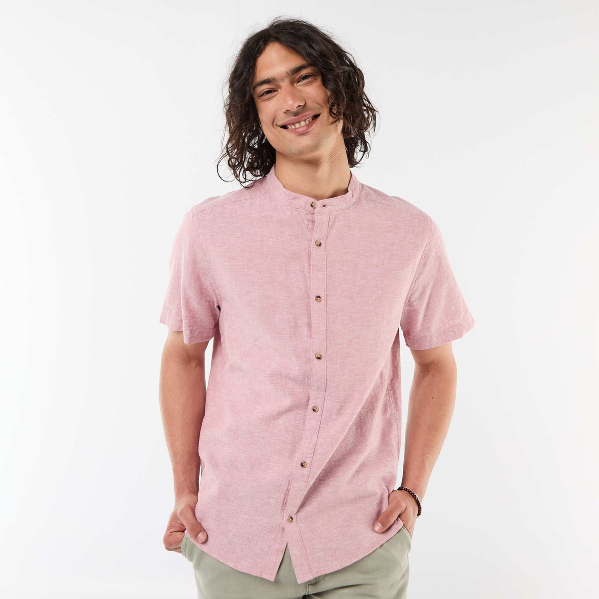 Camisa lisa de manga corta y cuello mao en mezcla de lino ROSA