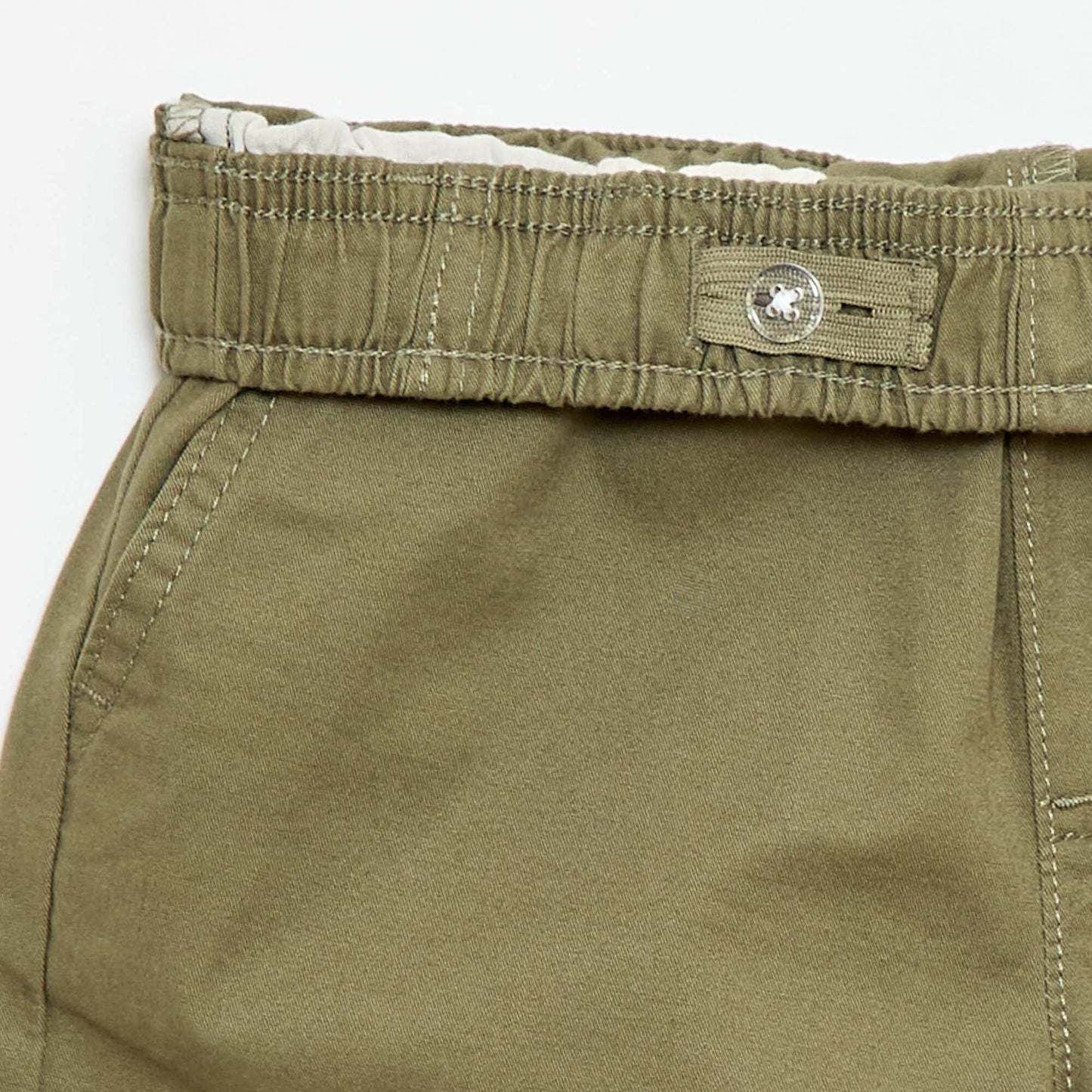 Bermuda chino liso con cordones ajustables VERDE