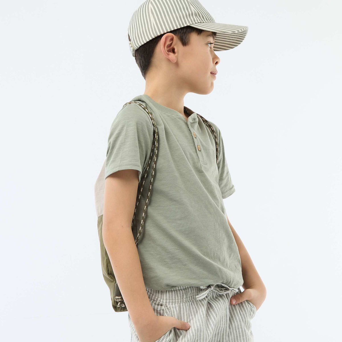 Camiseta con cuello tunecino VERDE