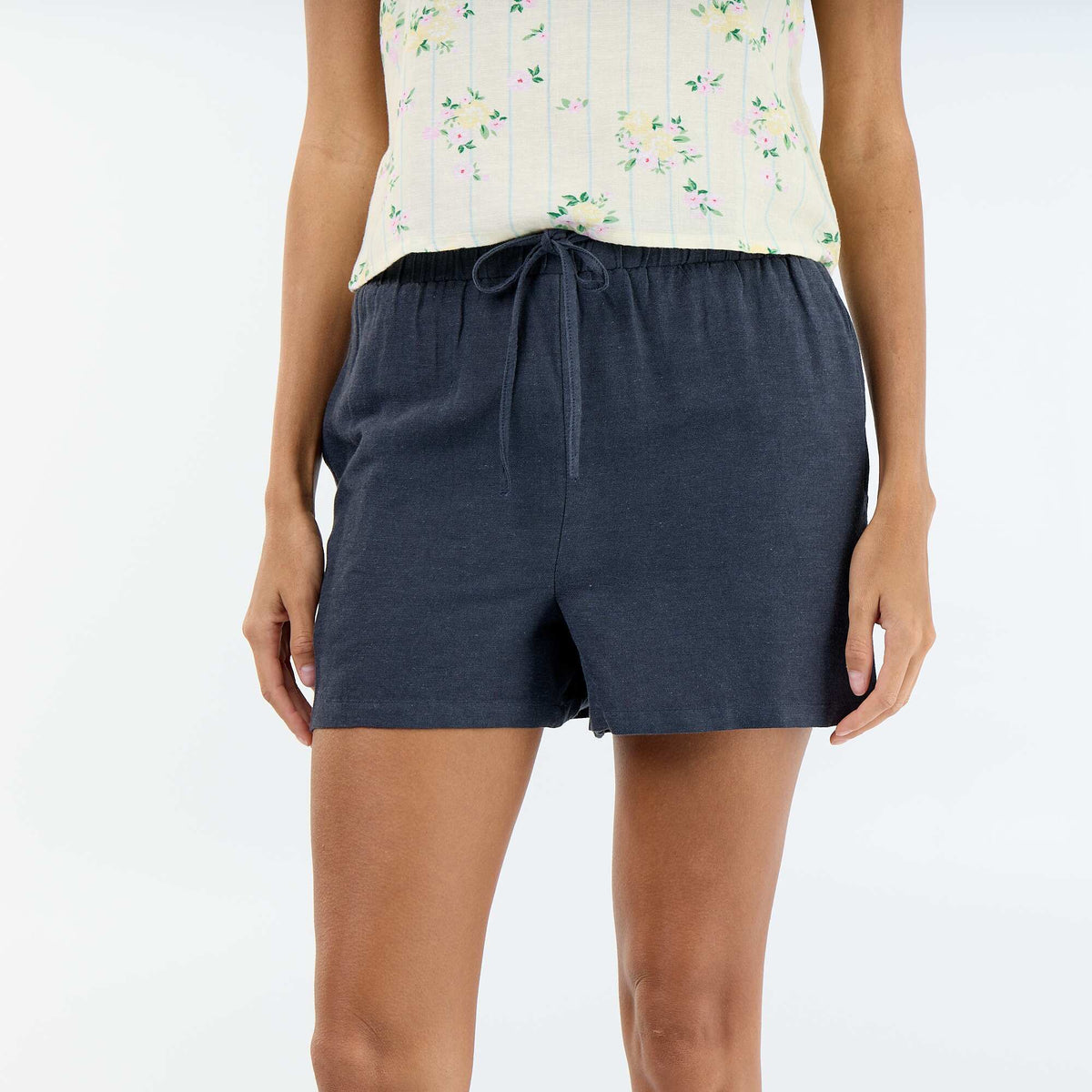 Pantalón corto de lino mezclado AZUL