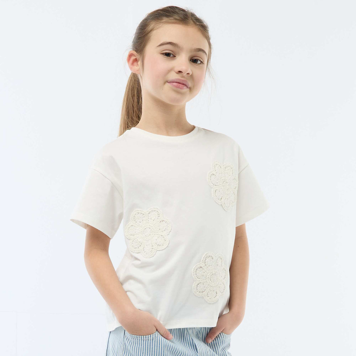 Camiseta con flores de macramé BLANCO