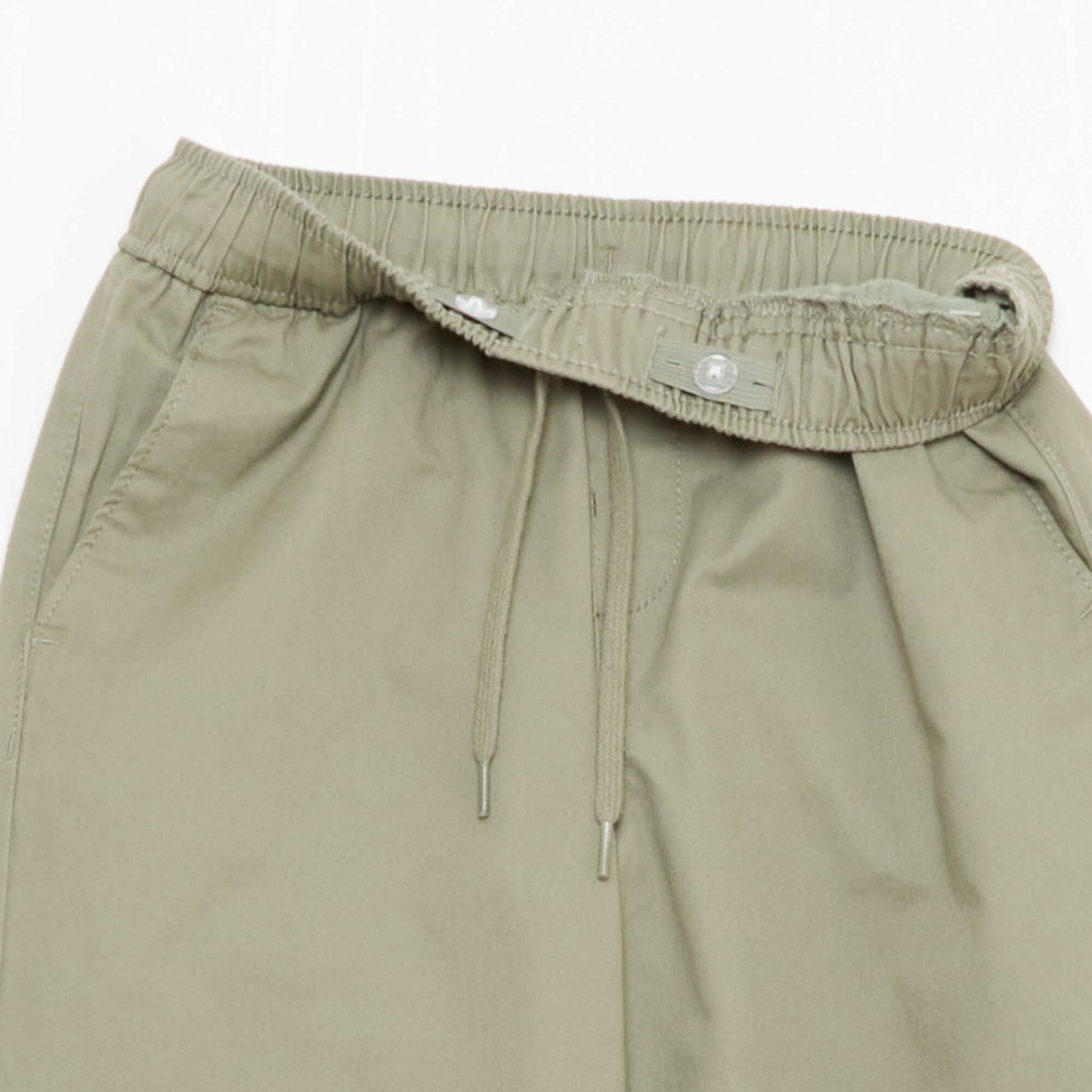 Jogpant liso con dobladillos VERDE