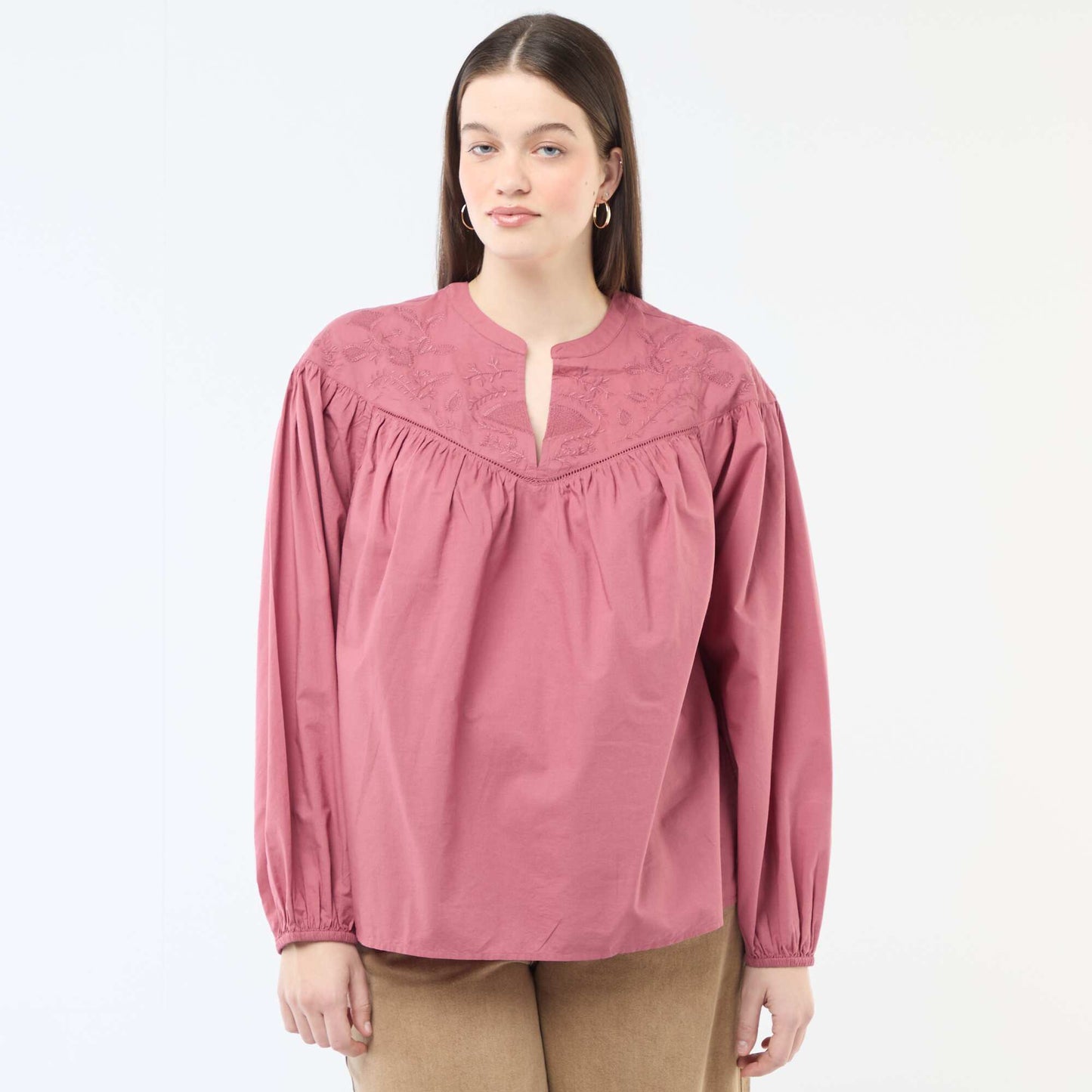 Blusa de manga larga con bordados ROJO