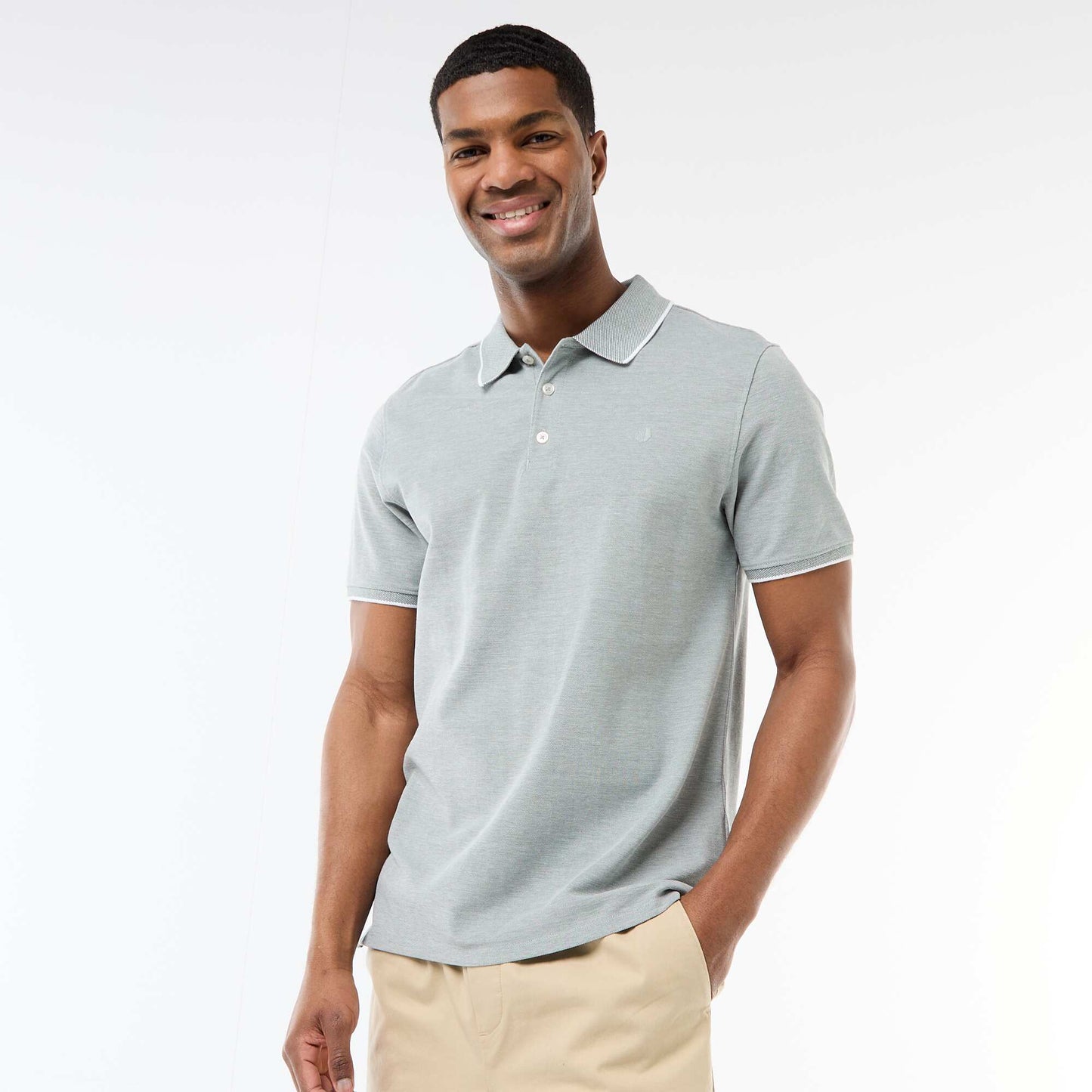 Remera con bordado en el pecho VERDE