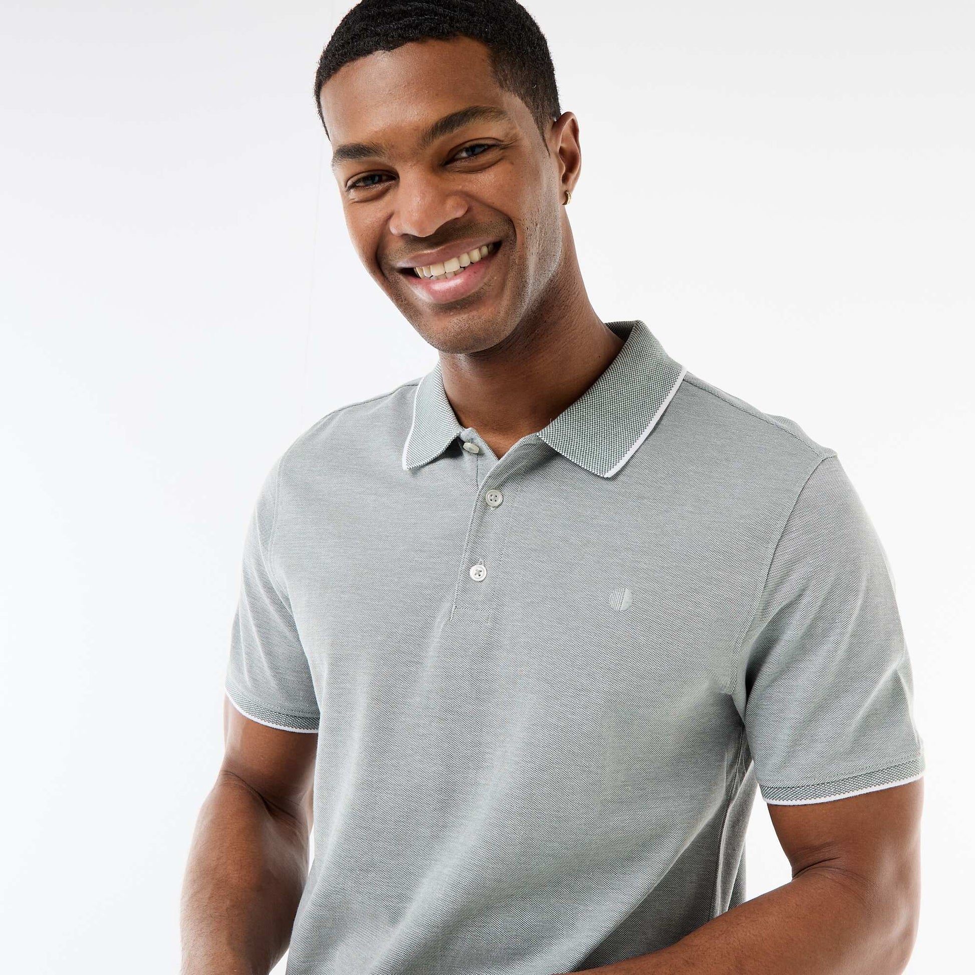 Remera con bordado en el pecho VERDE